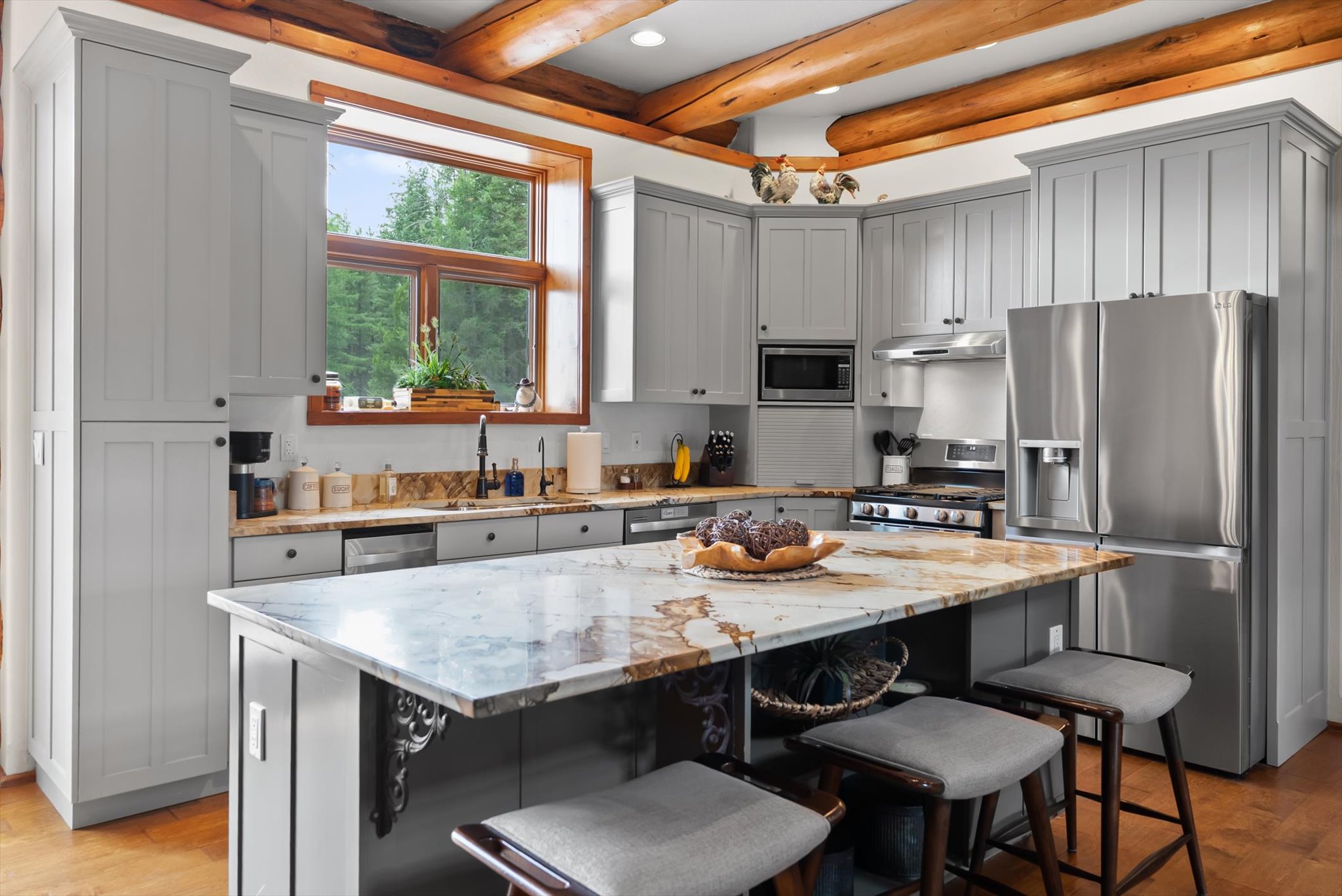 555 & 561 Twin Bridges Road