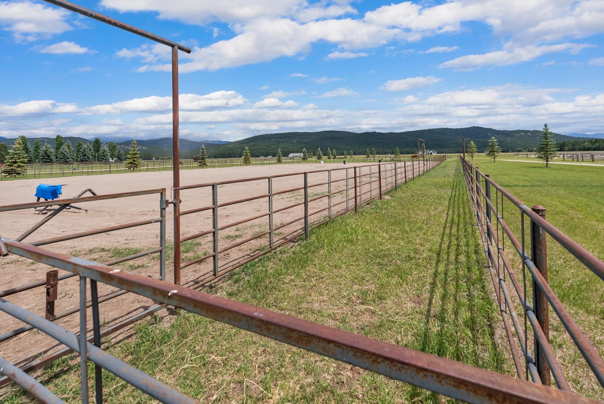 555 & 561 Twin Bridges Road