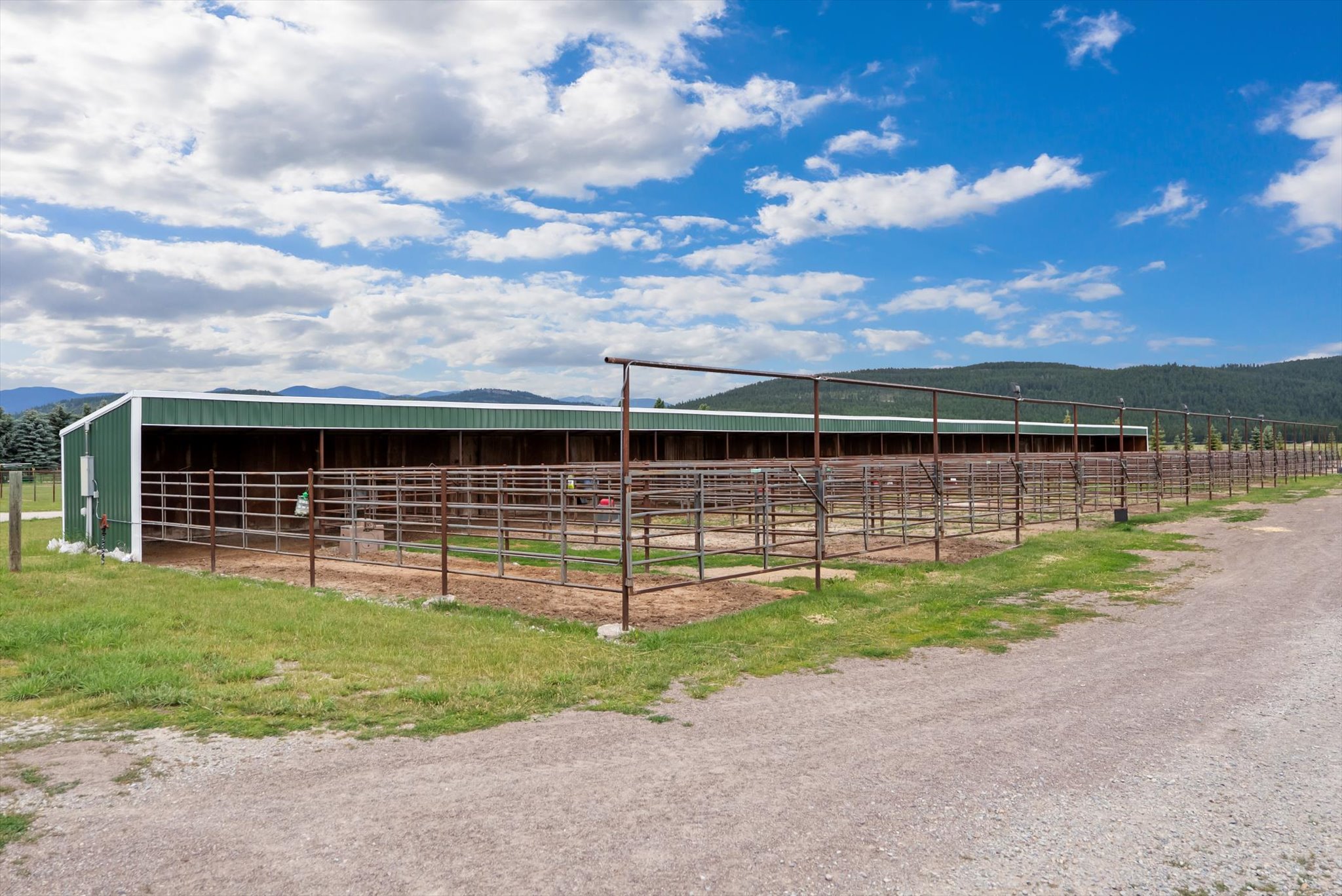 555 & 561 Twin Bridges Road