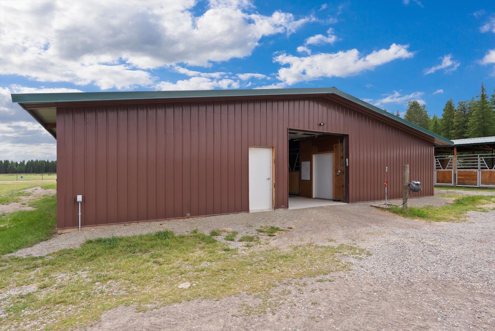 555 & 561 Twin Bridges Road