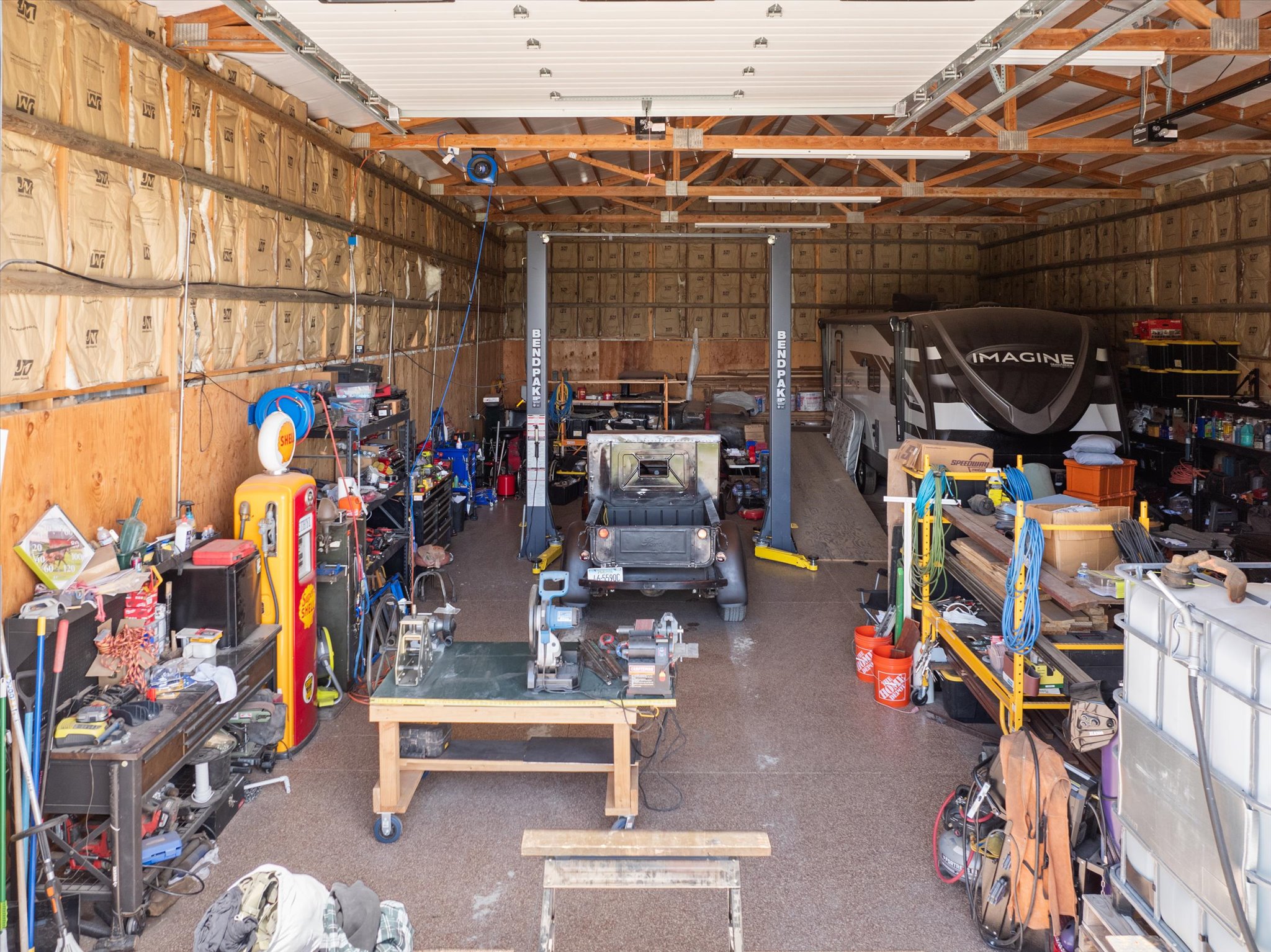 555 & 561 Twin Bridges Road