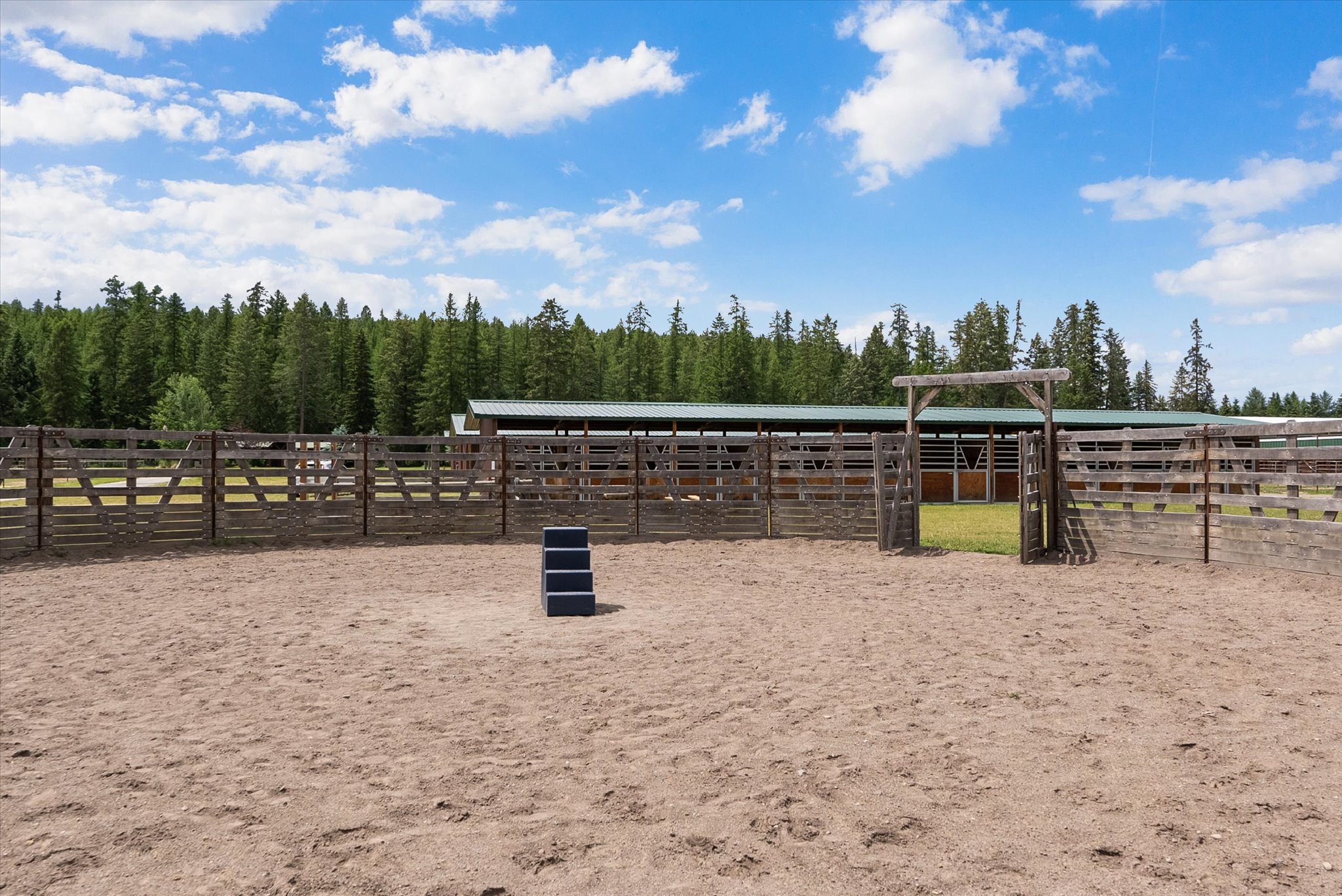 555 & 561 Twin Bridges Road