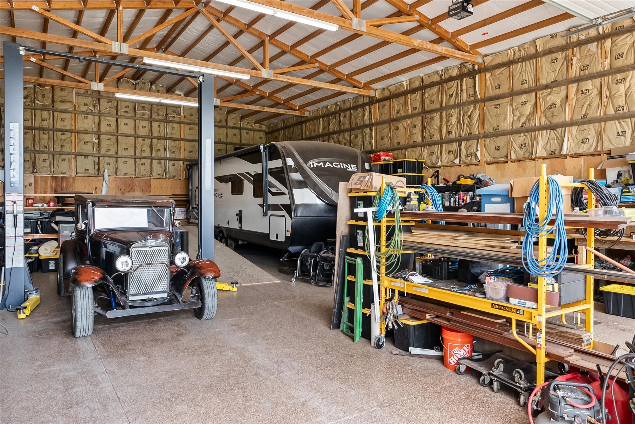 555 & 561 Twin Bridges Road