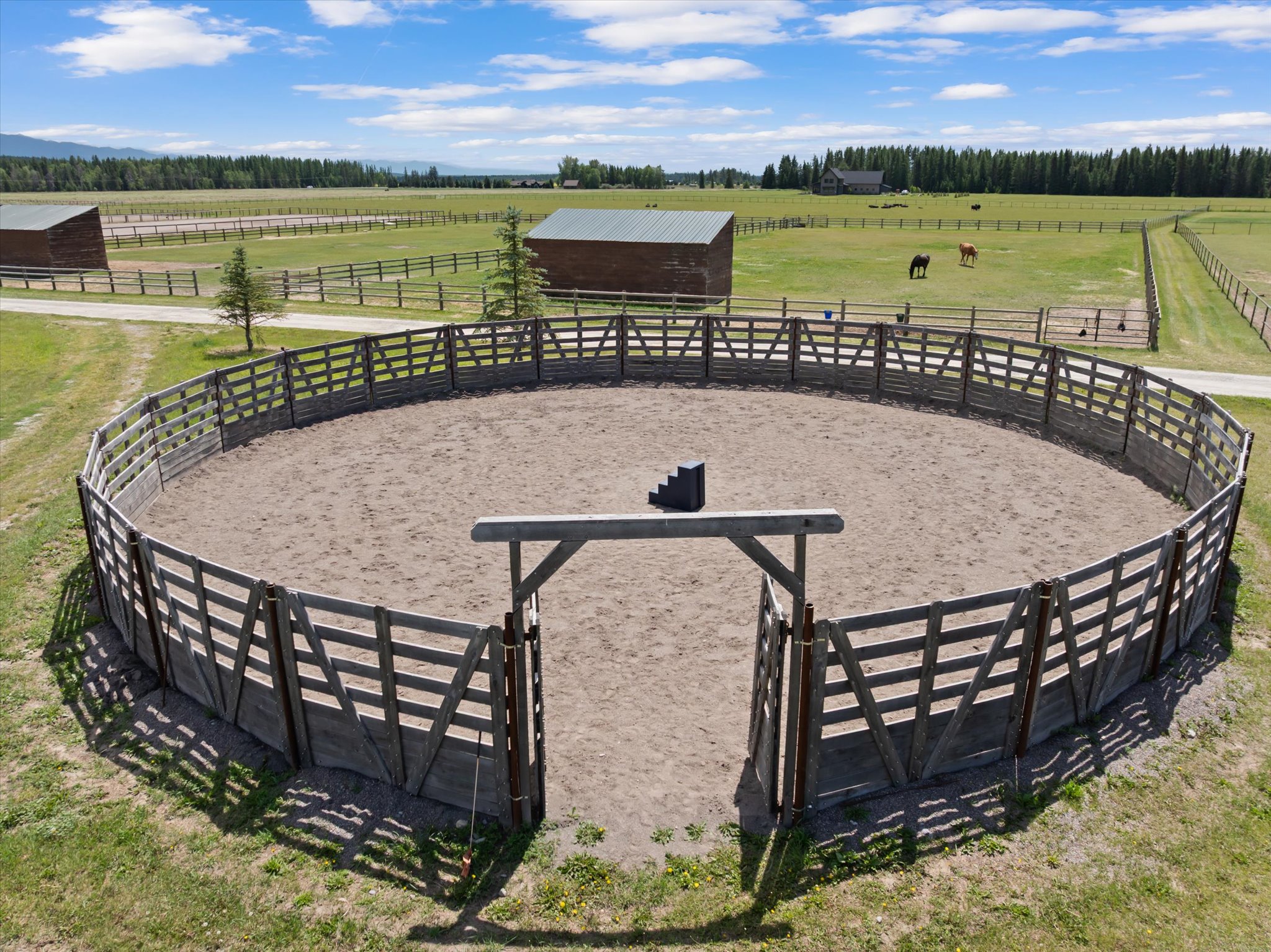 555 & 561 Twin Bridges Road