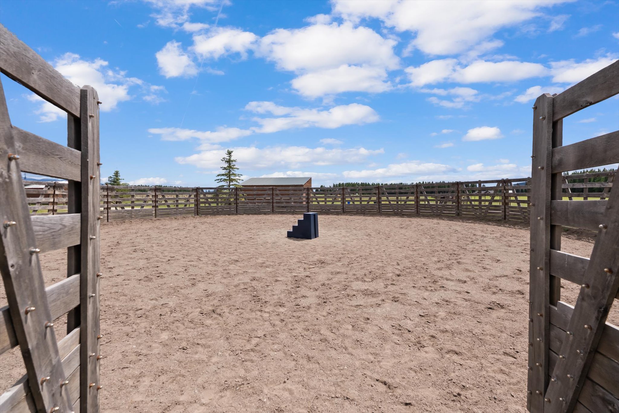 555 & 561 Twin Bridges Road