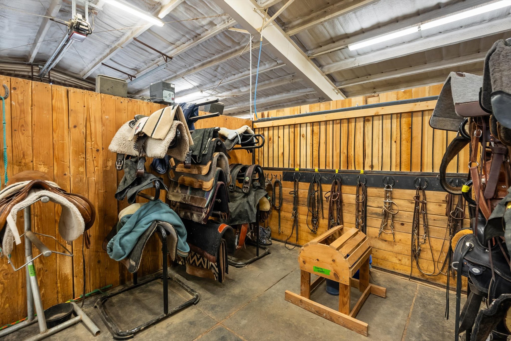 555 & 561 Twin Bridges Road