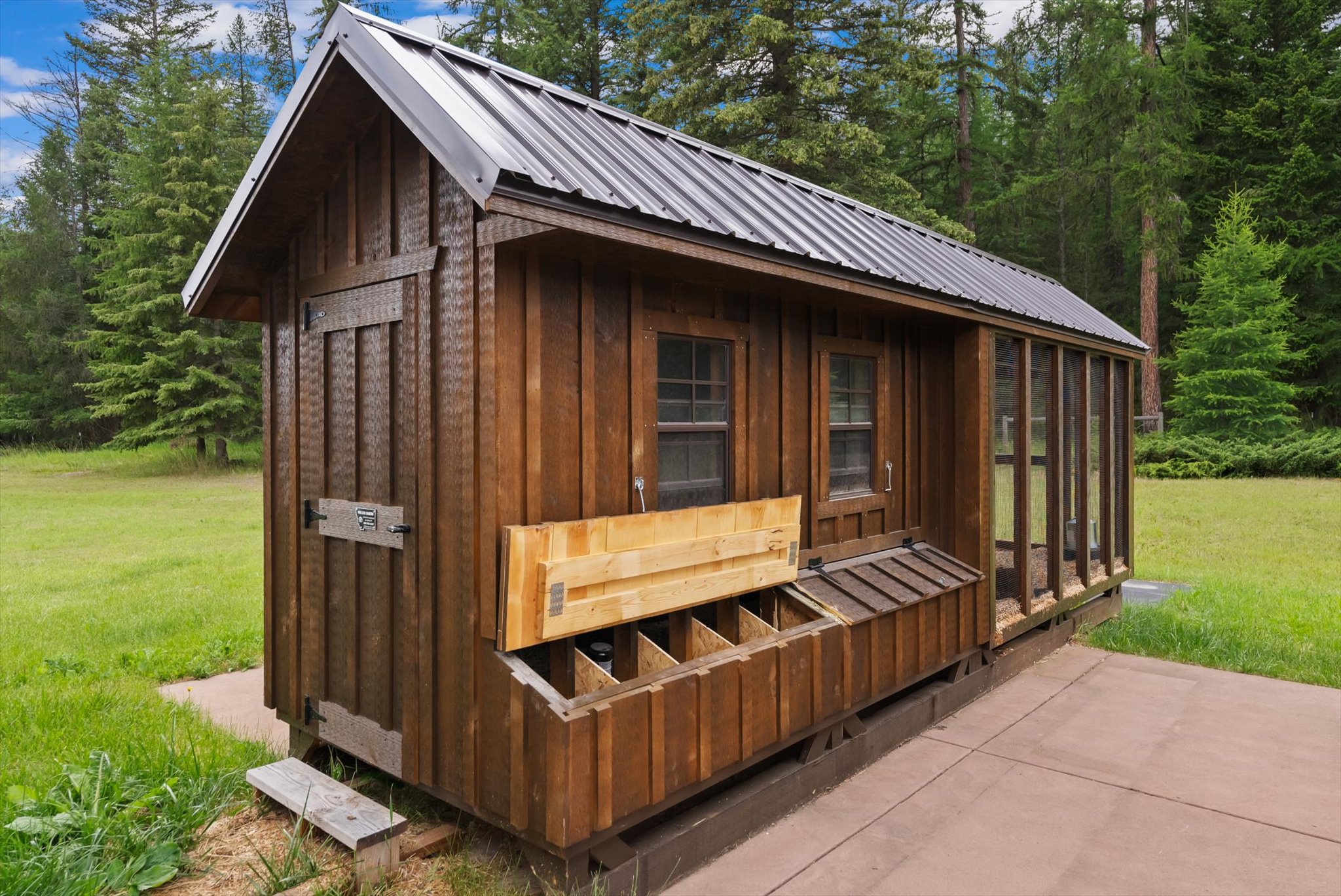 555 & 561 Twin Bridges Road