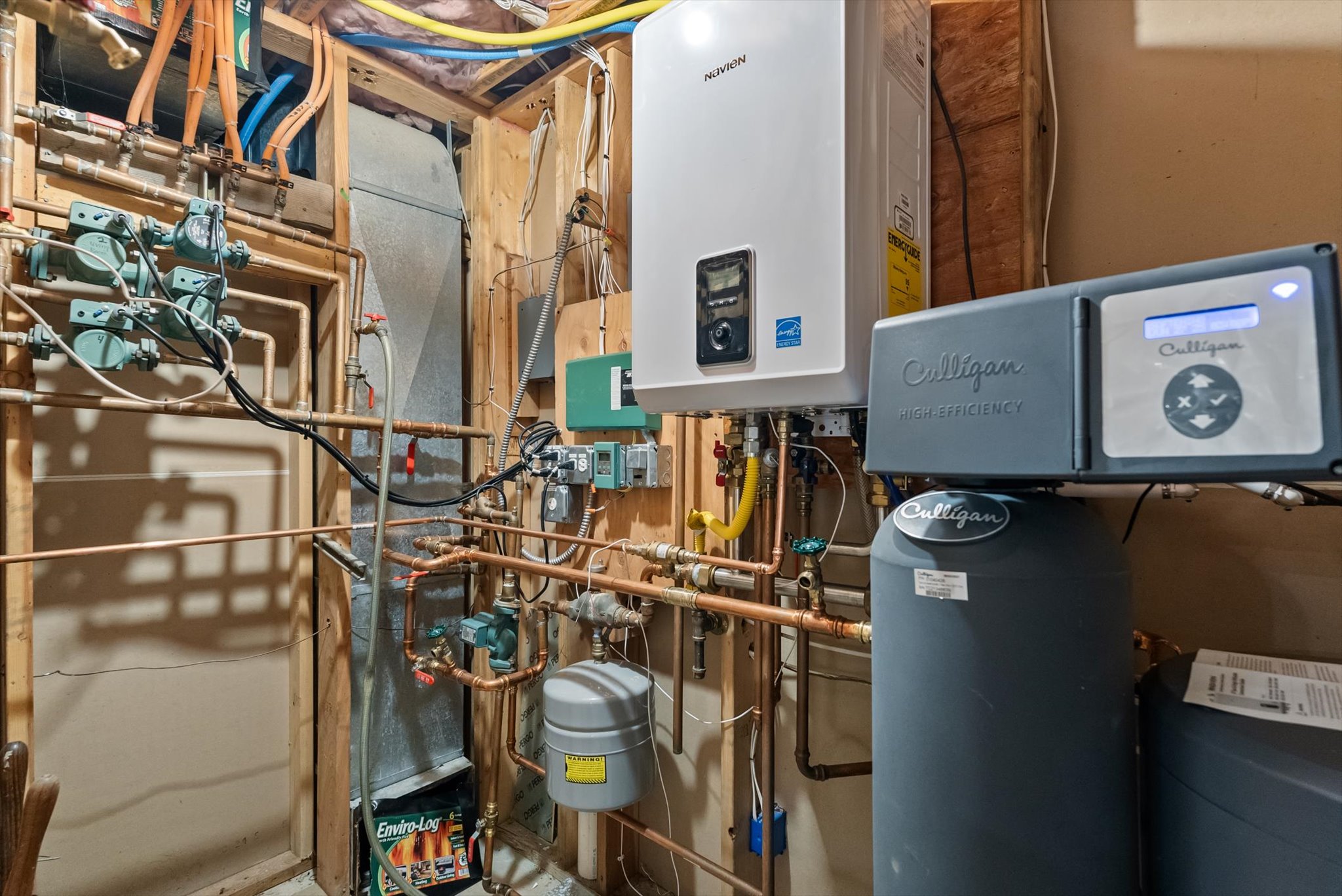 555 & 561 Twin Bridges Road