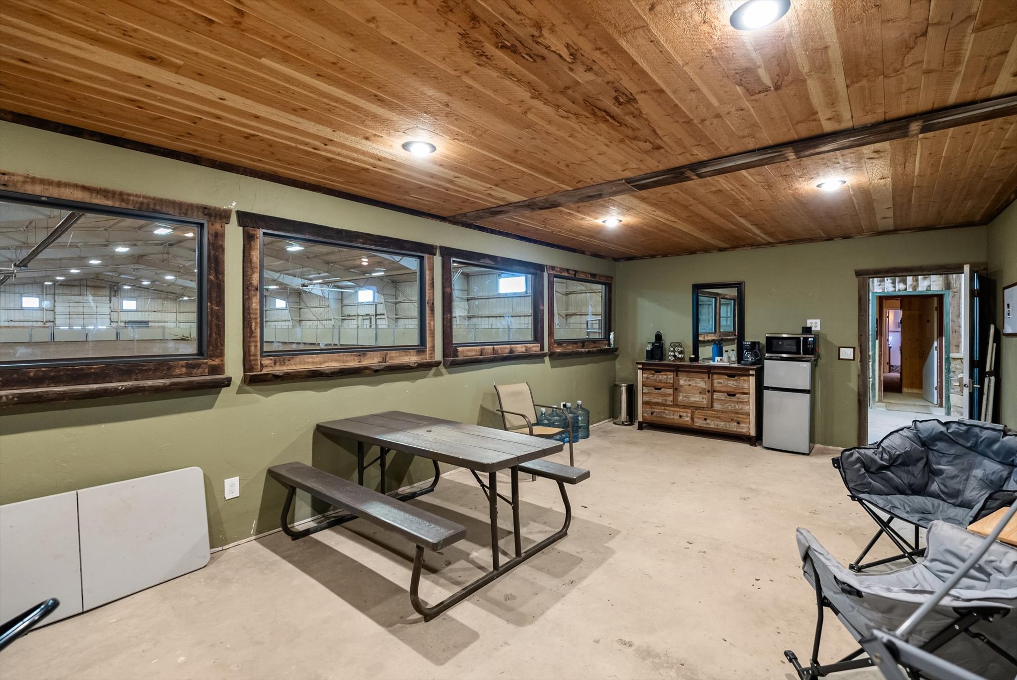 555 & 561 Twin Bridges Road