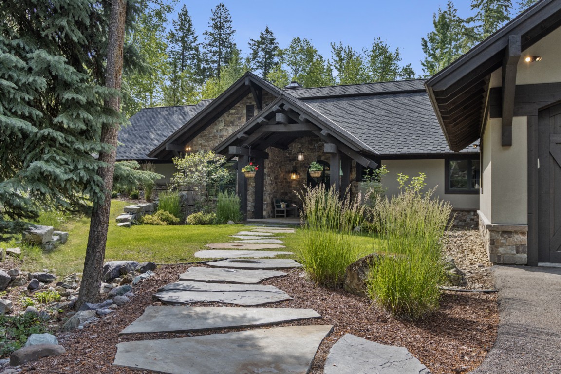 1 Ridge Crest Court