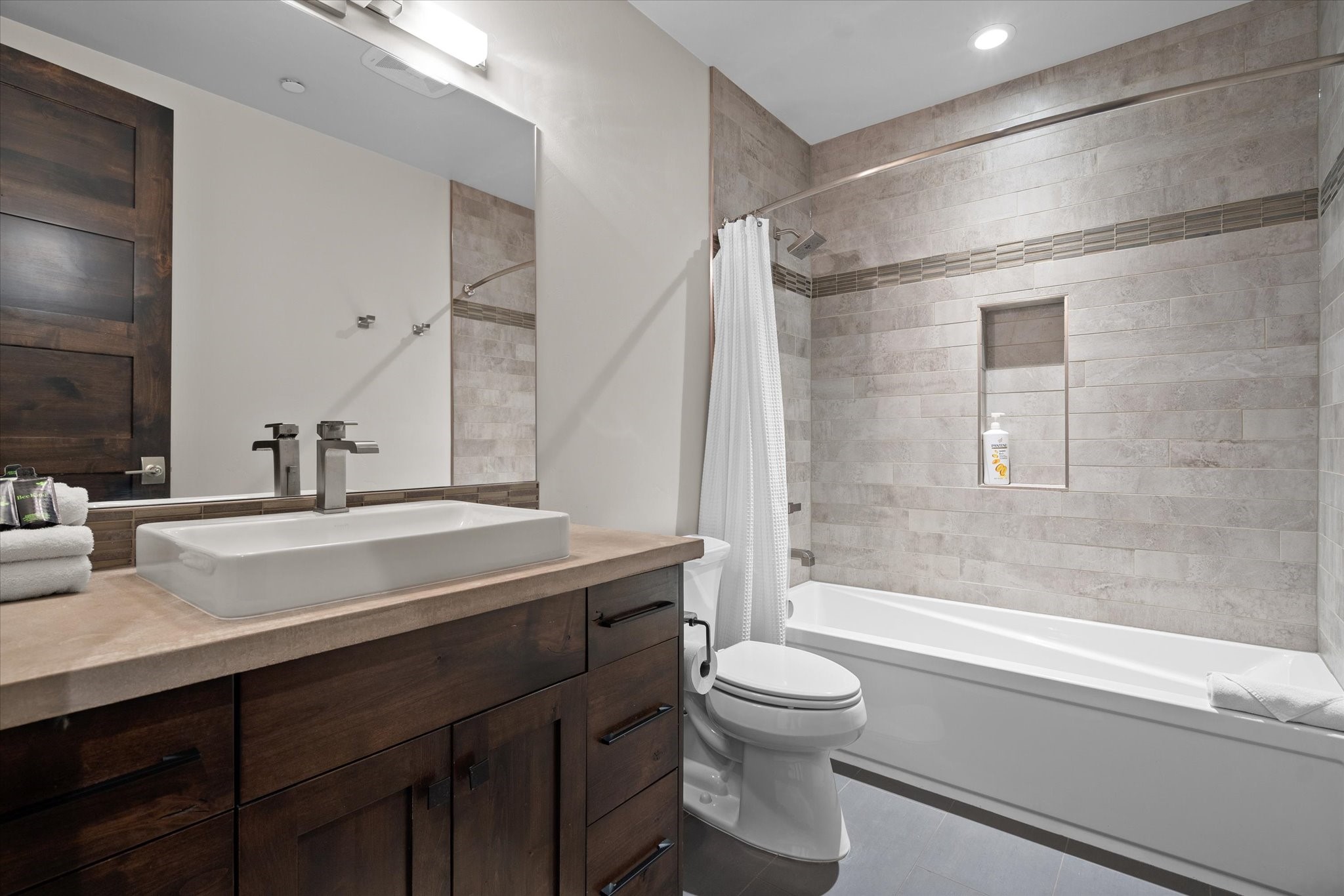 214 E 2nd Street 301