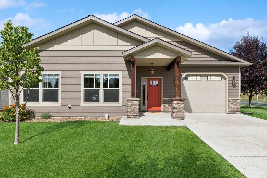 240 E Nicklaus Avenue