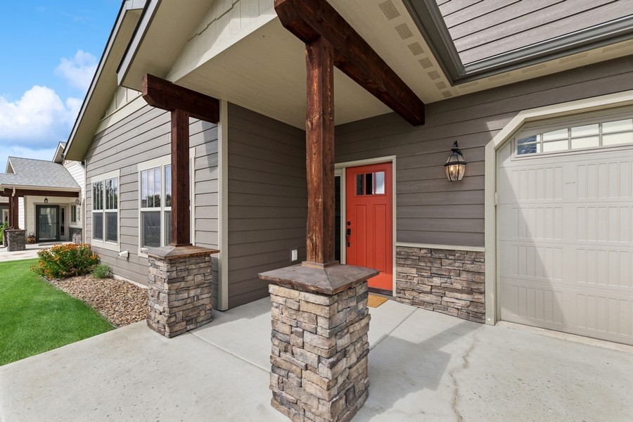 240 E Nicklaus Avenue