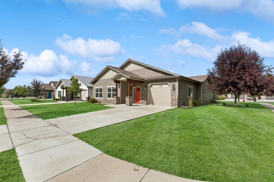 240 E Nicklaus Avenue