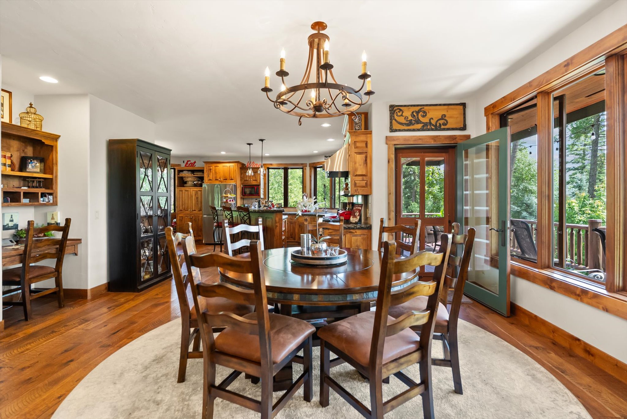 832 Cantrell Court