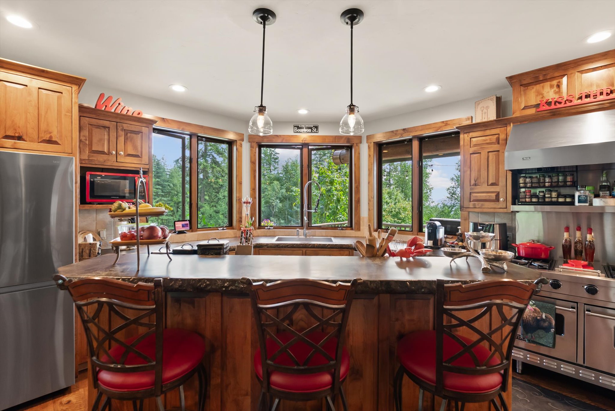 832 Cantrell Court
