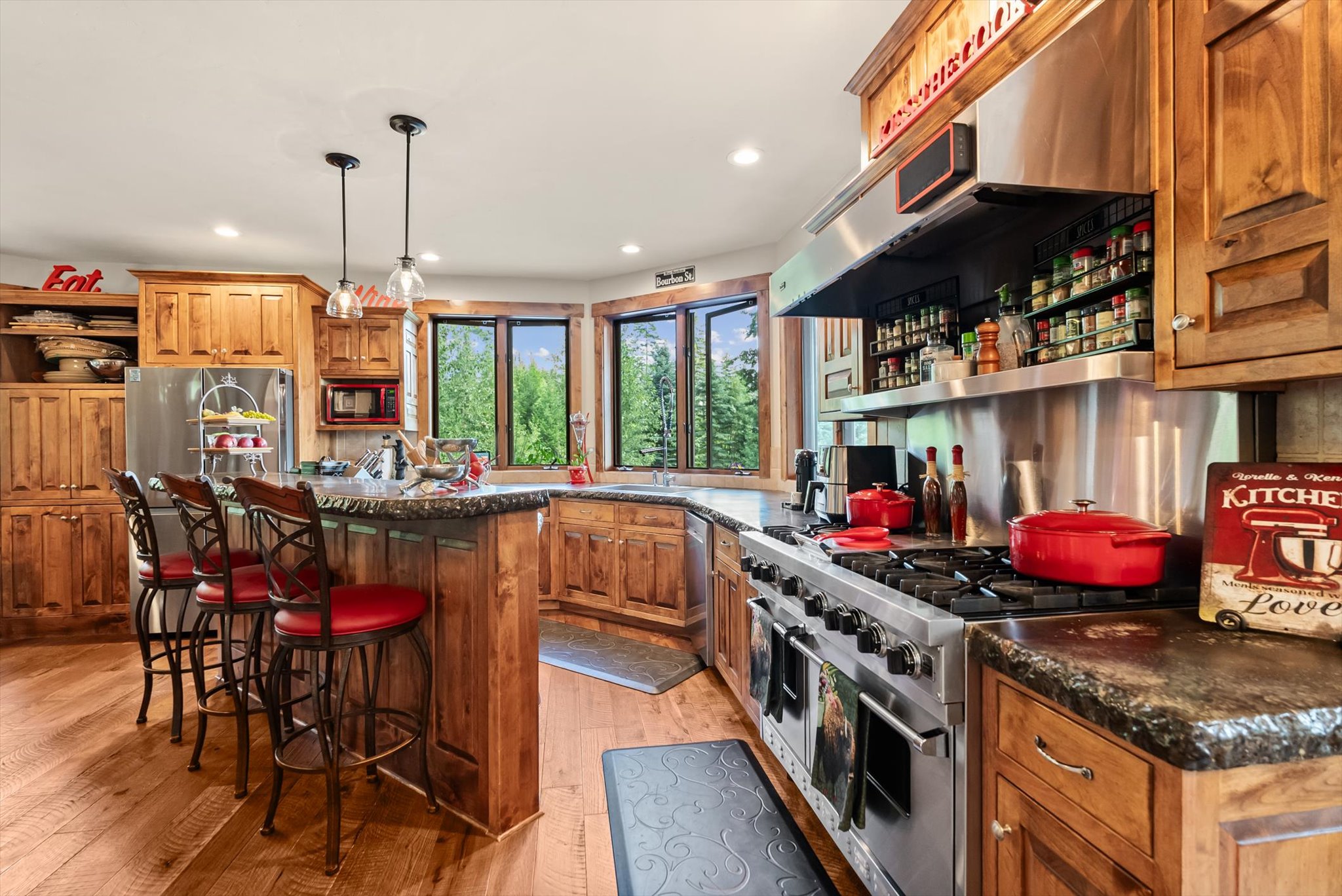 832 Cantrell Court