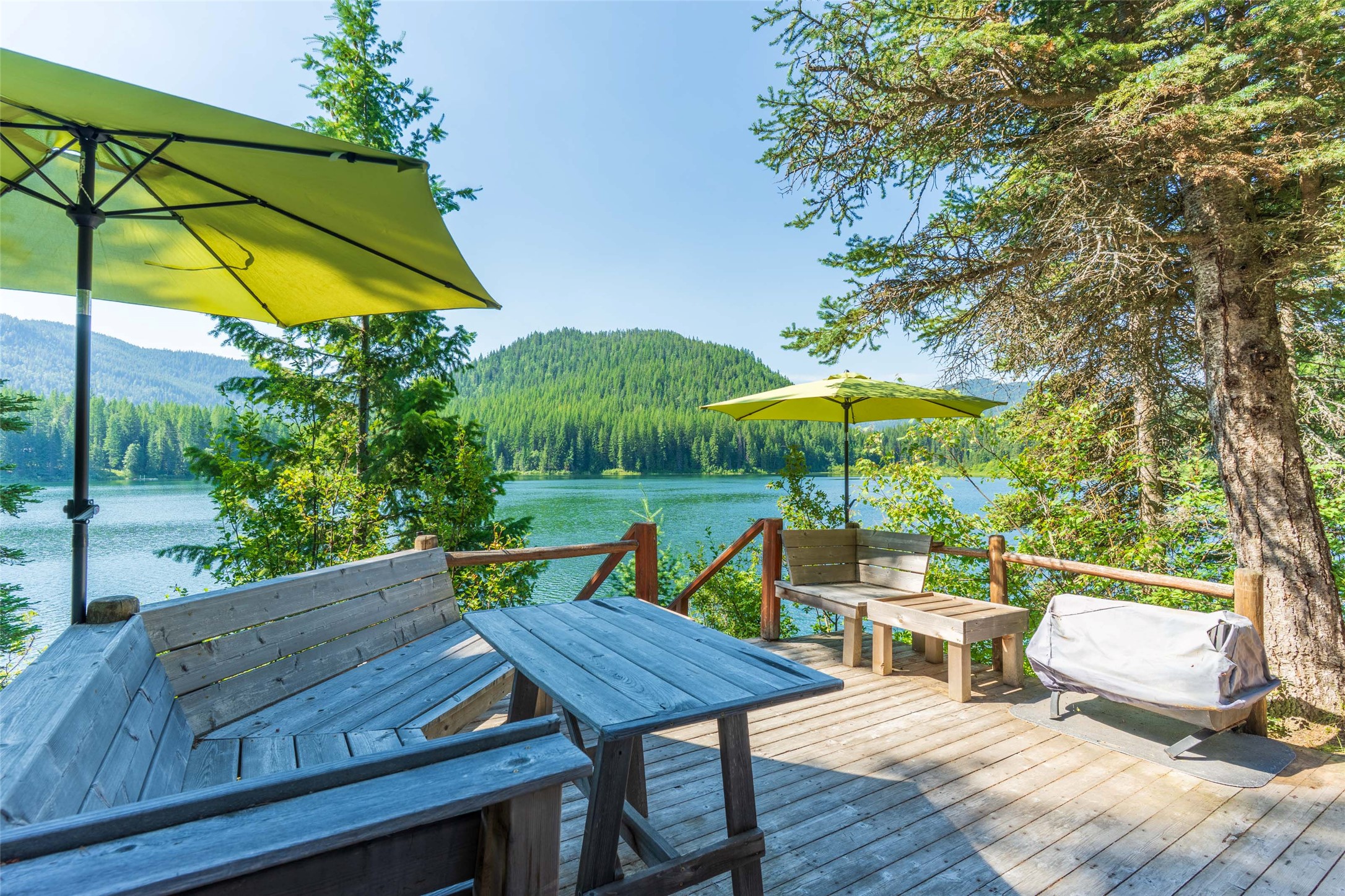 1050/1056 Lake Drive