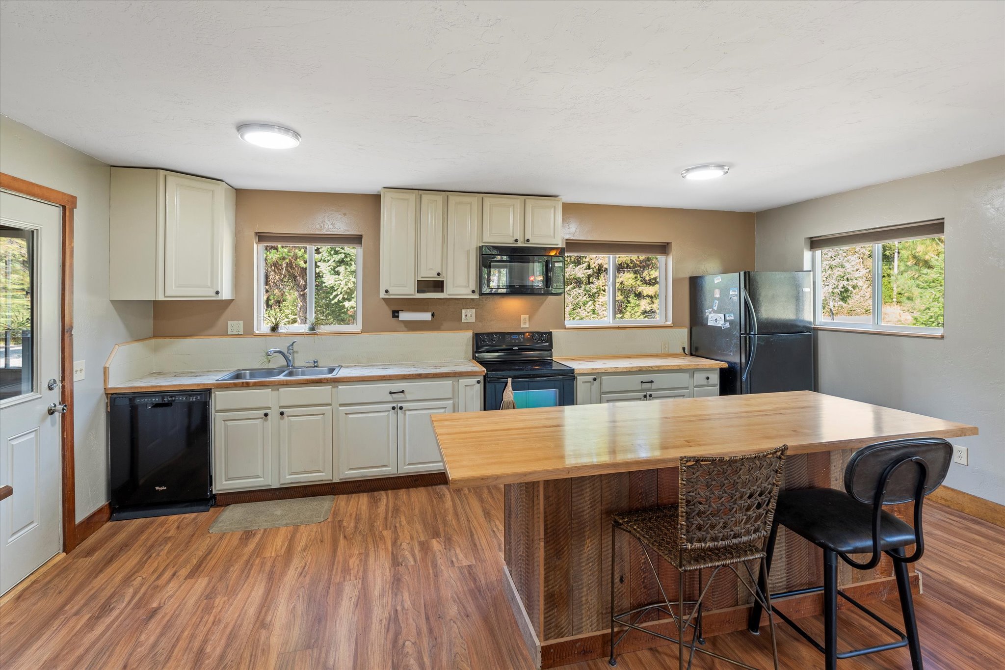 886 Rogers Mountain Loop