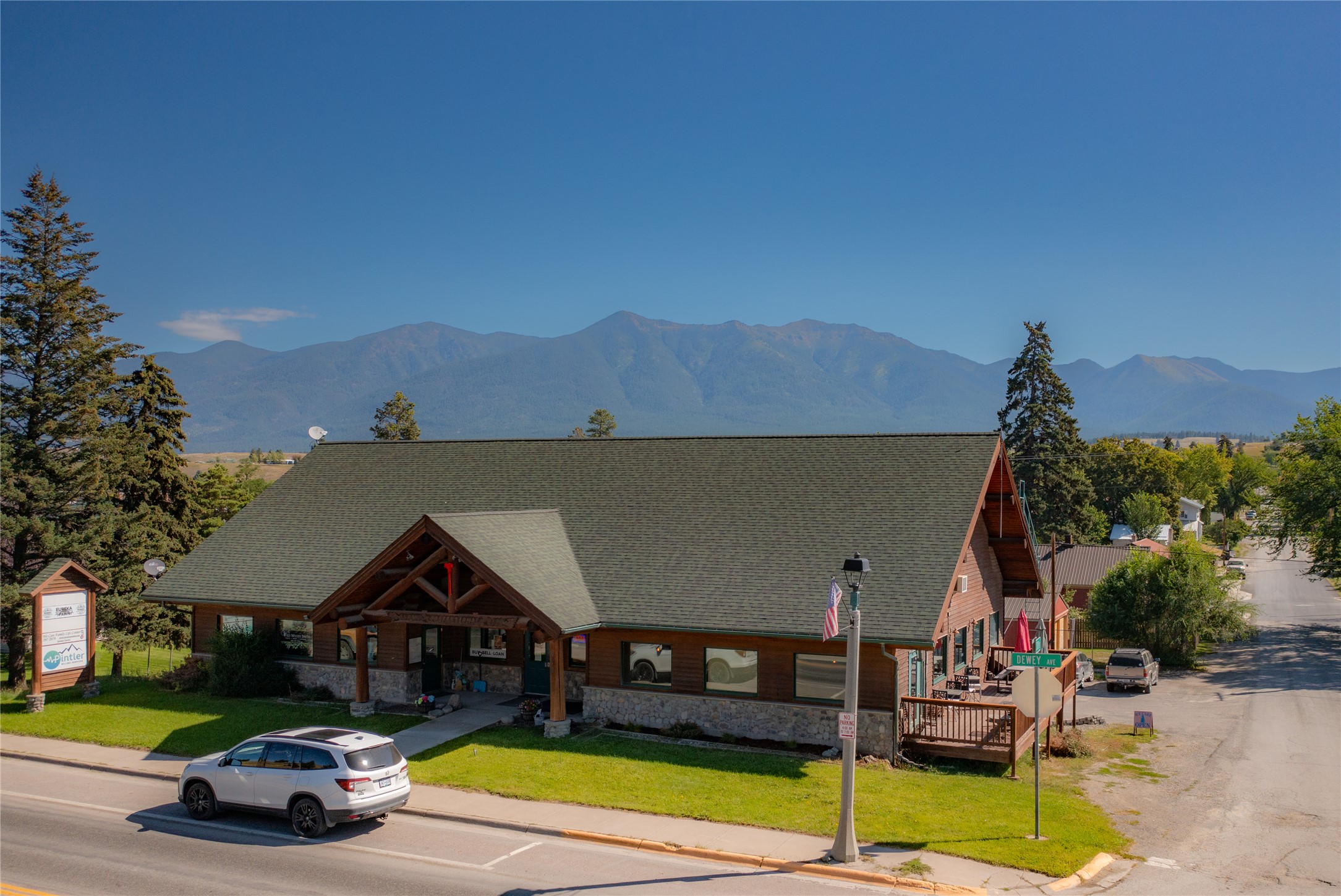 602 Dewey Avenue N 3