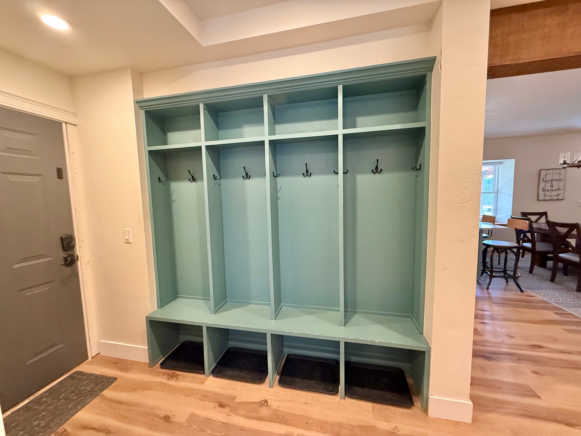 205 Kinnikinnick Lane