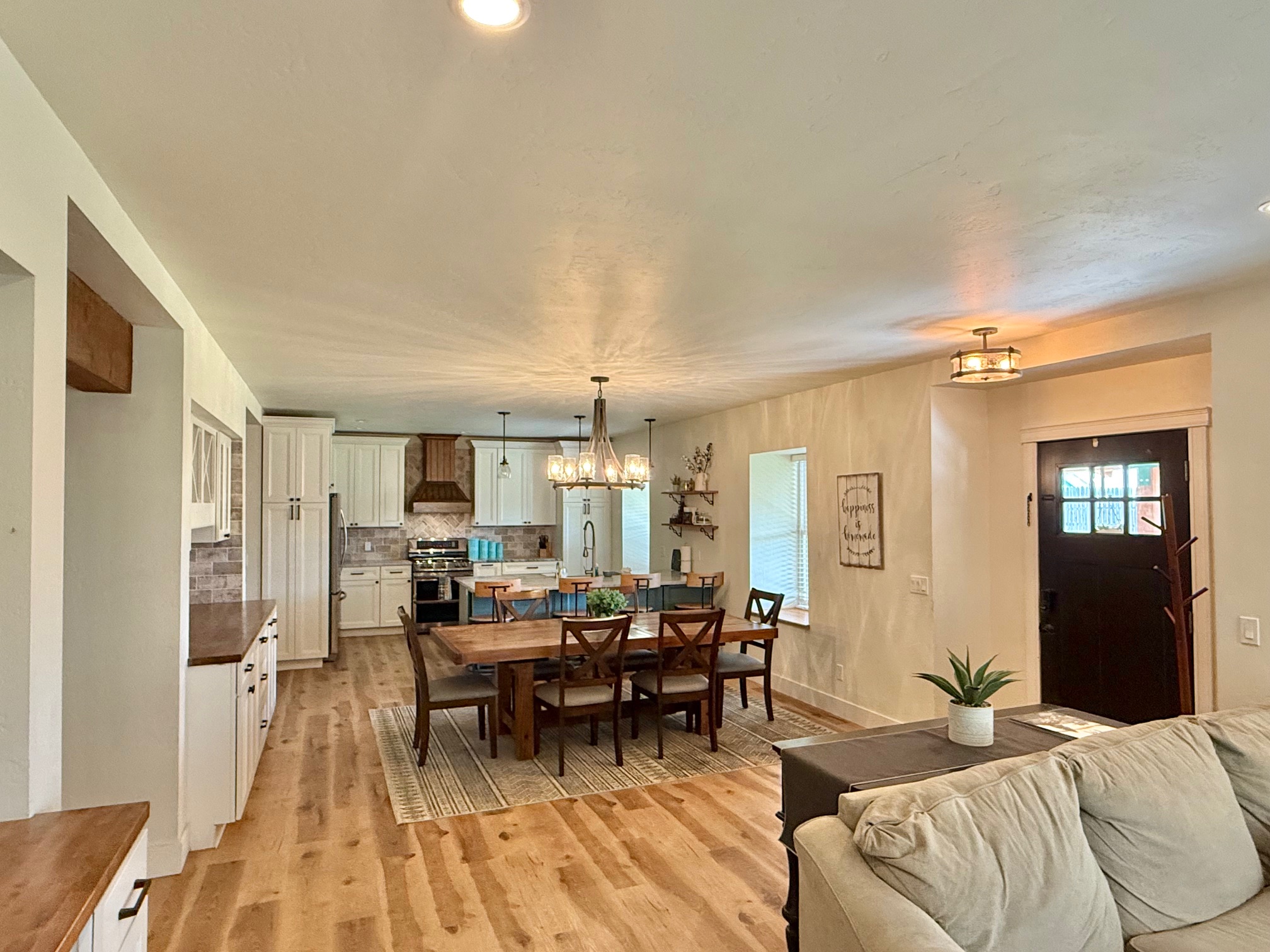 205 Kinnikinnick Lane