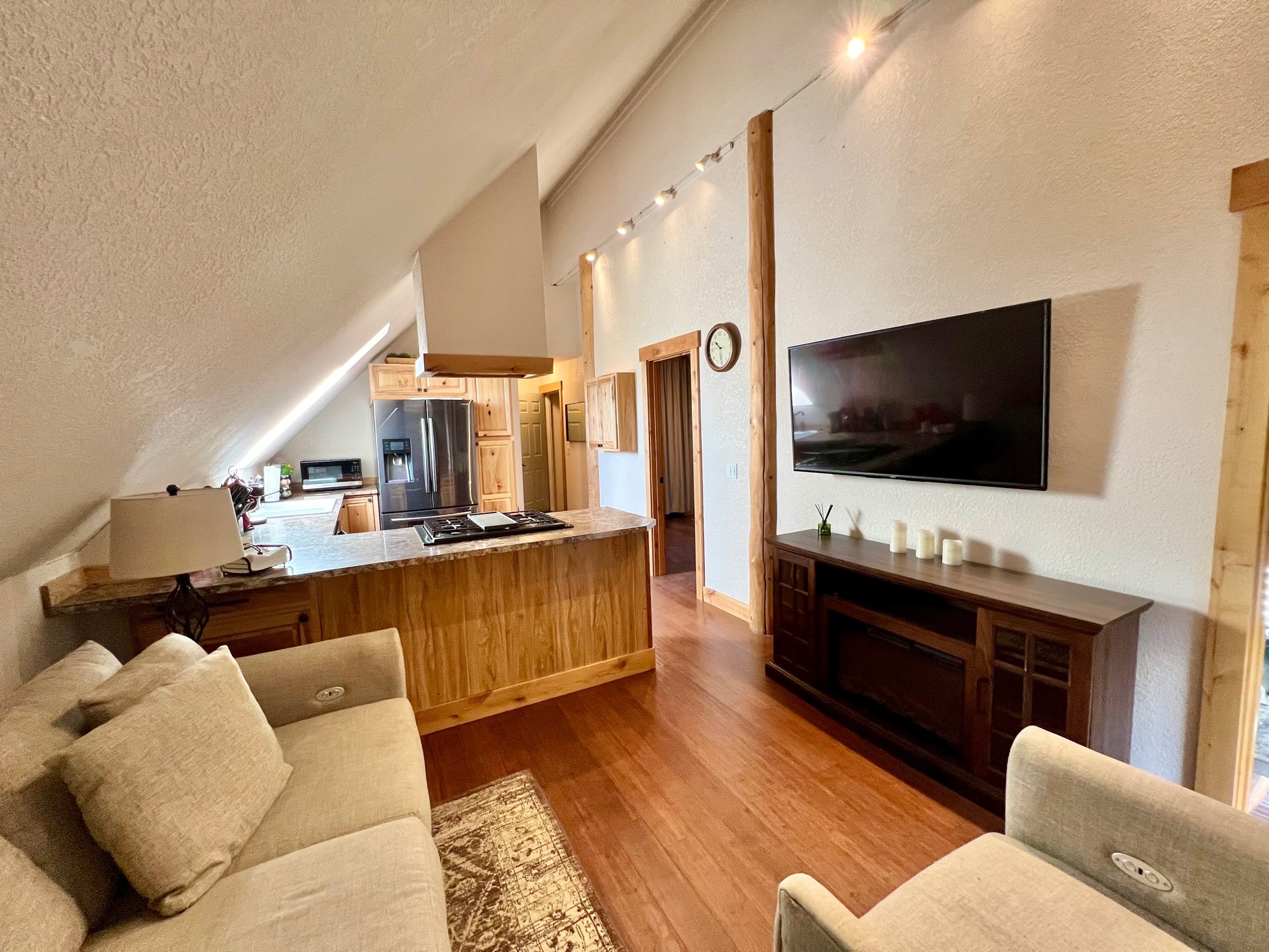 205 Kinnikinnick Lane