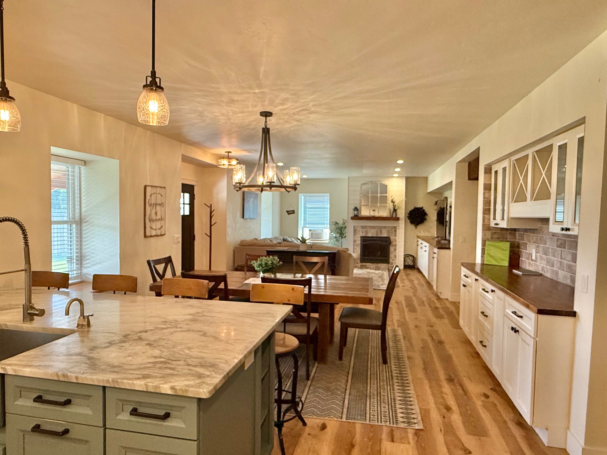 205 Kinnikinnick Lane