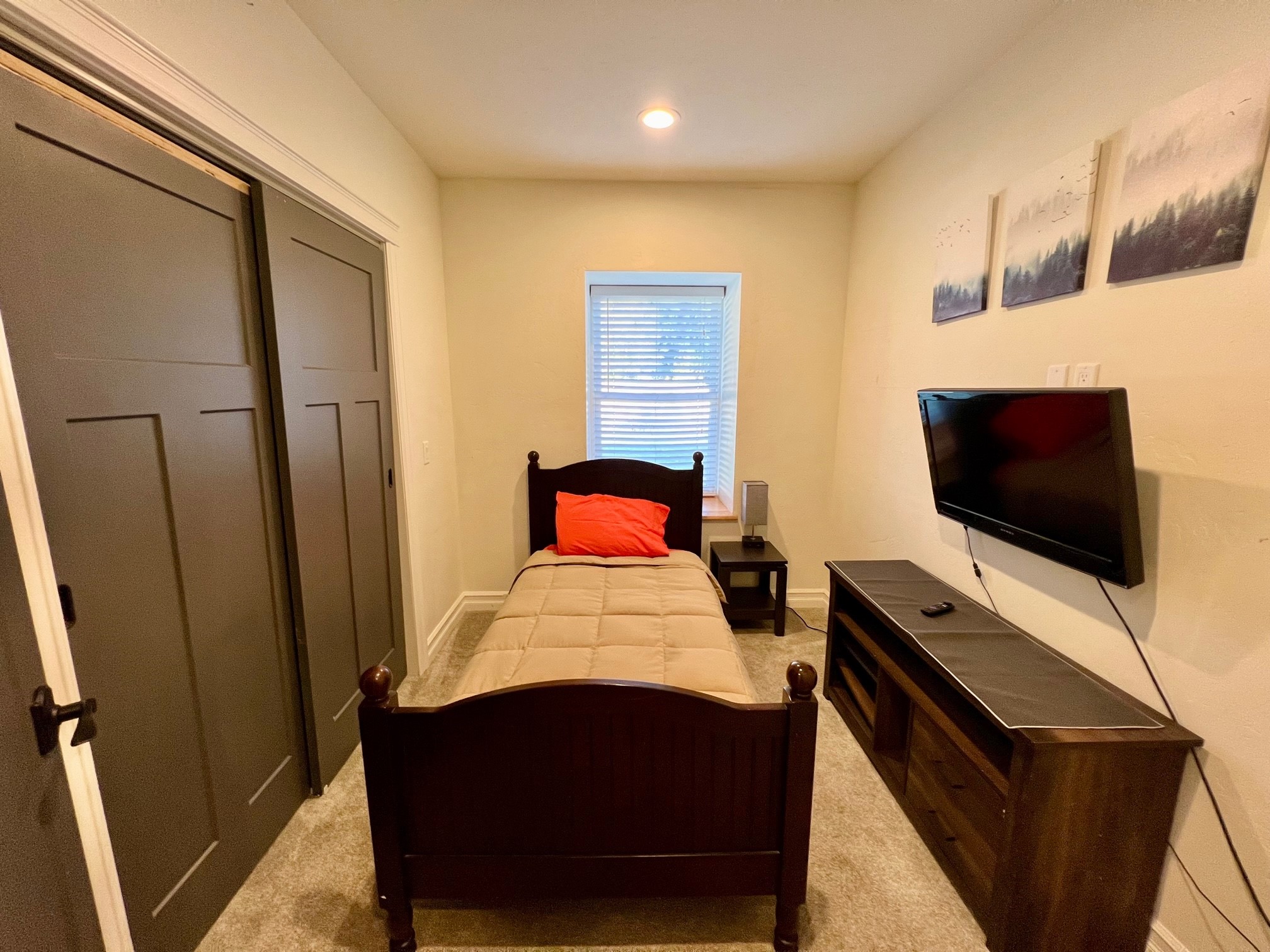 205 Kinnikinnick Lane