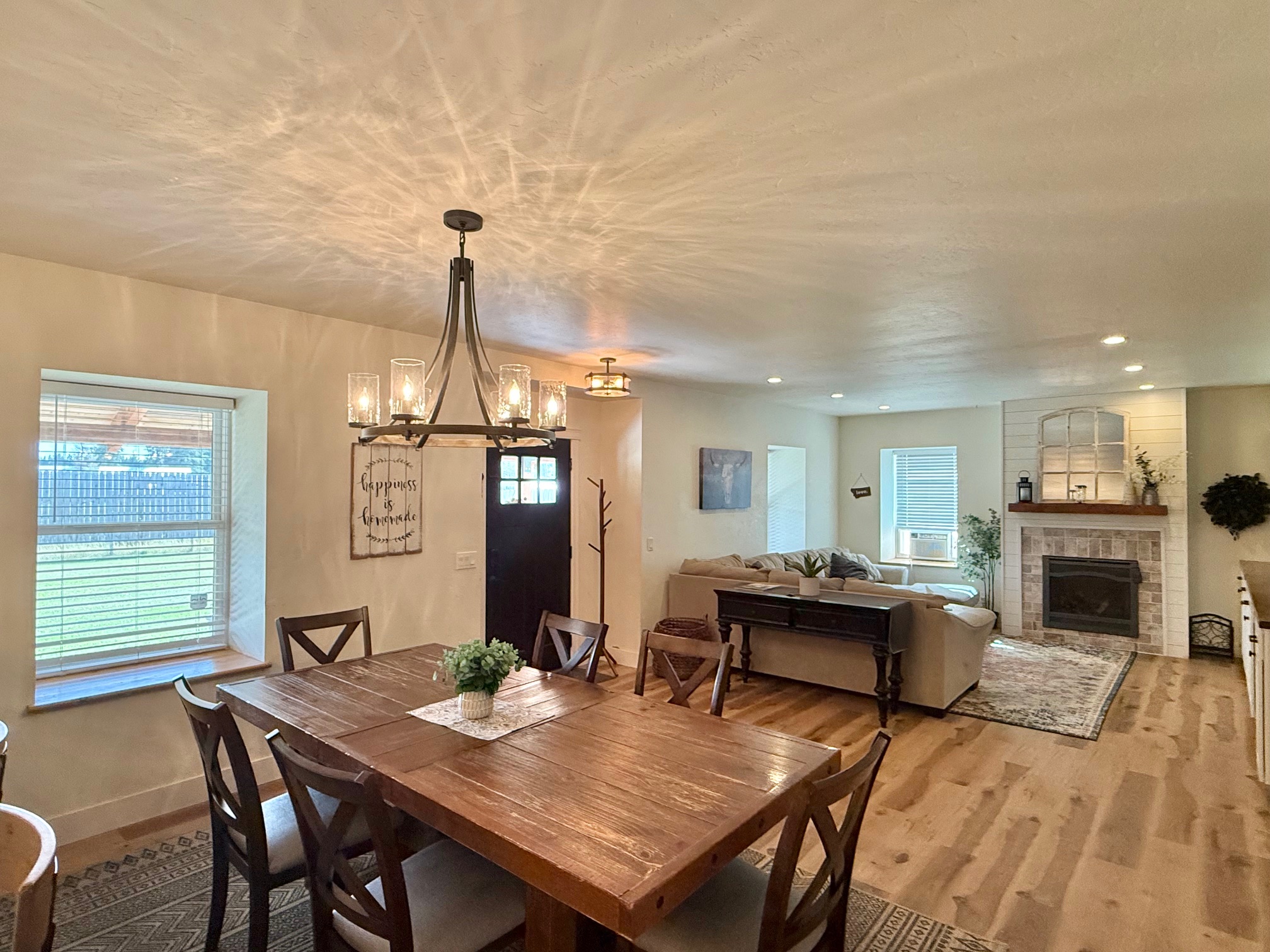 205 Kinnikinnick Lane