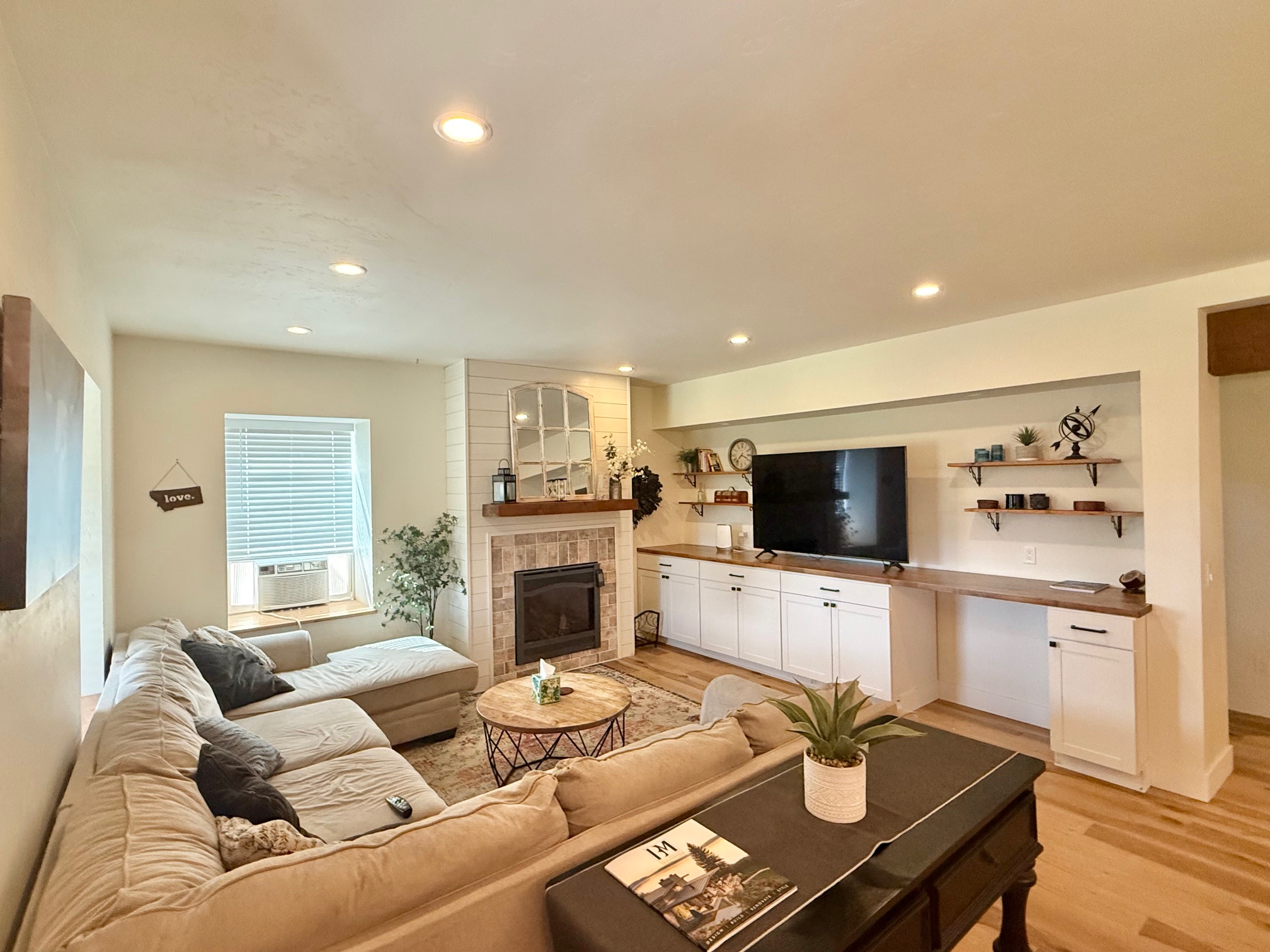 205 Kinnikinnick Lane