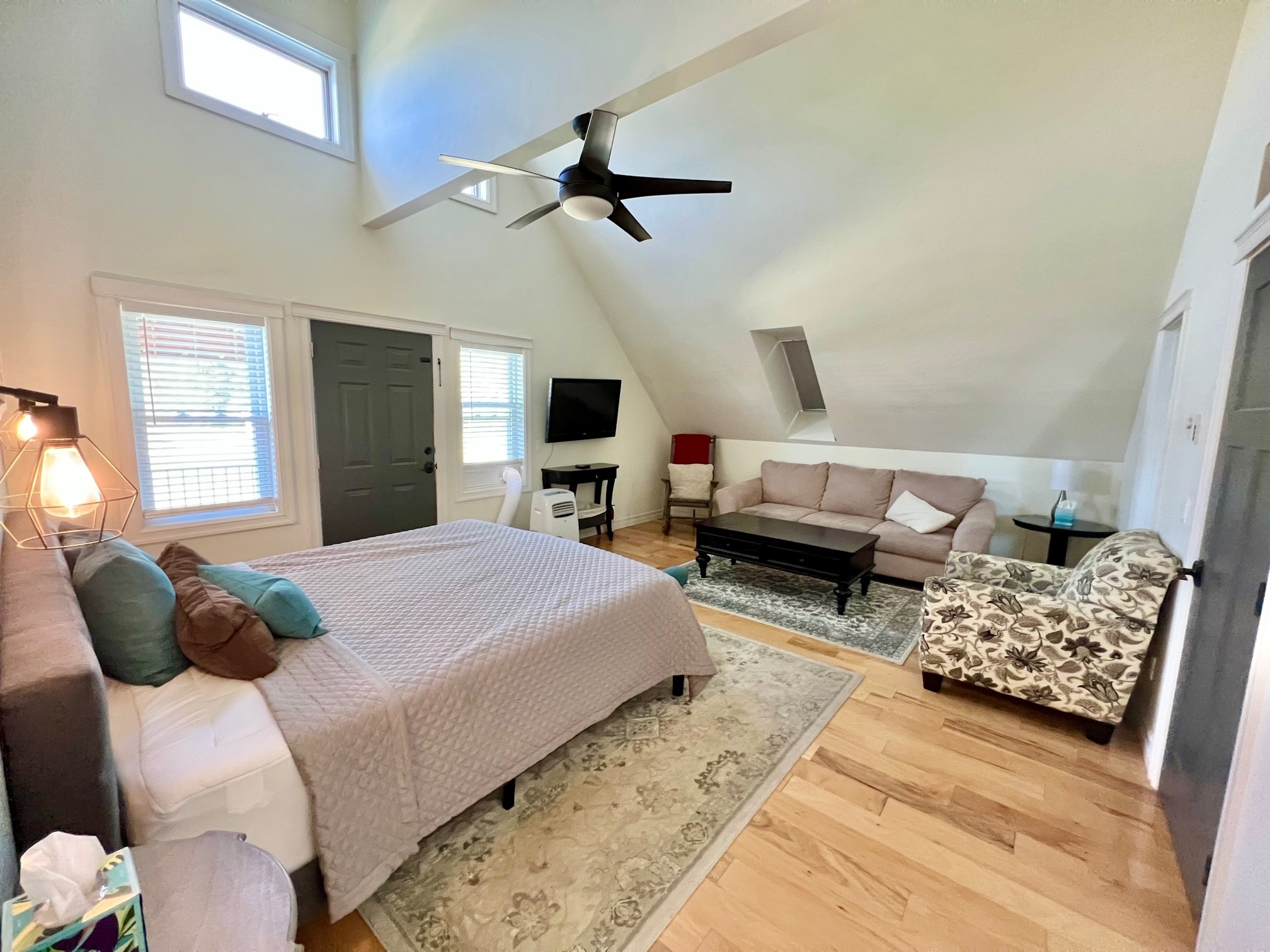 205 Kinnikinnick Lane