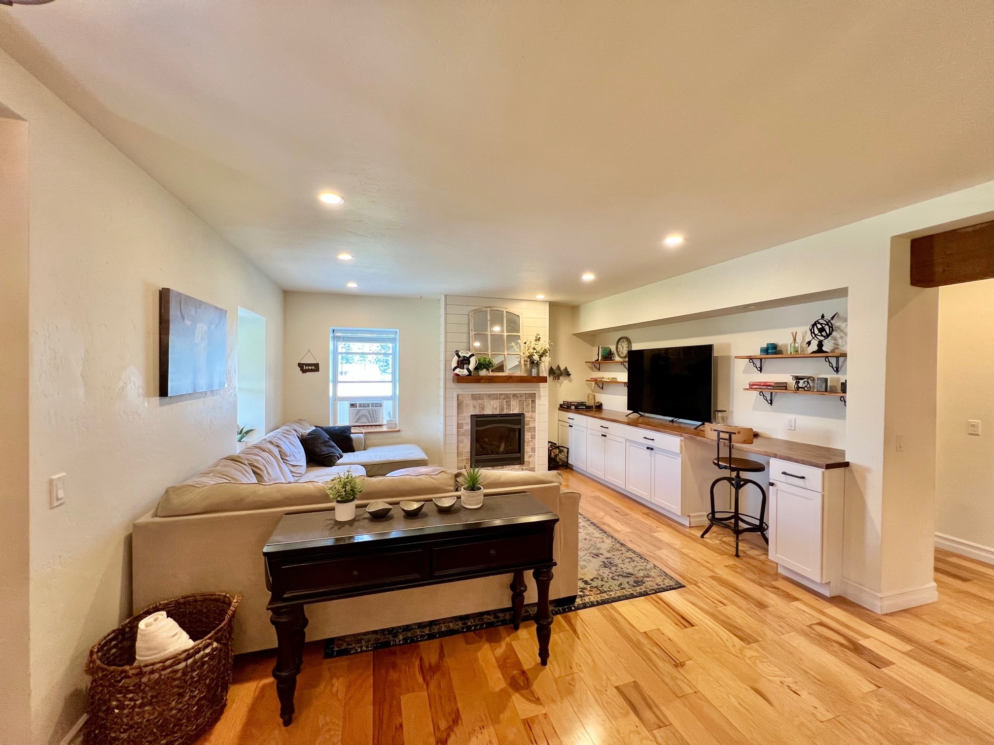 205 Kinnikinnick Lane