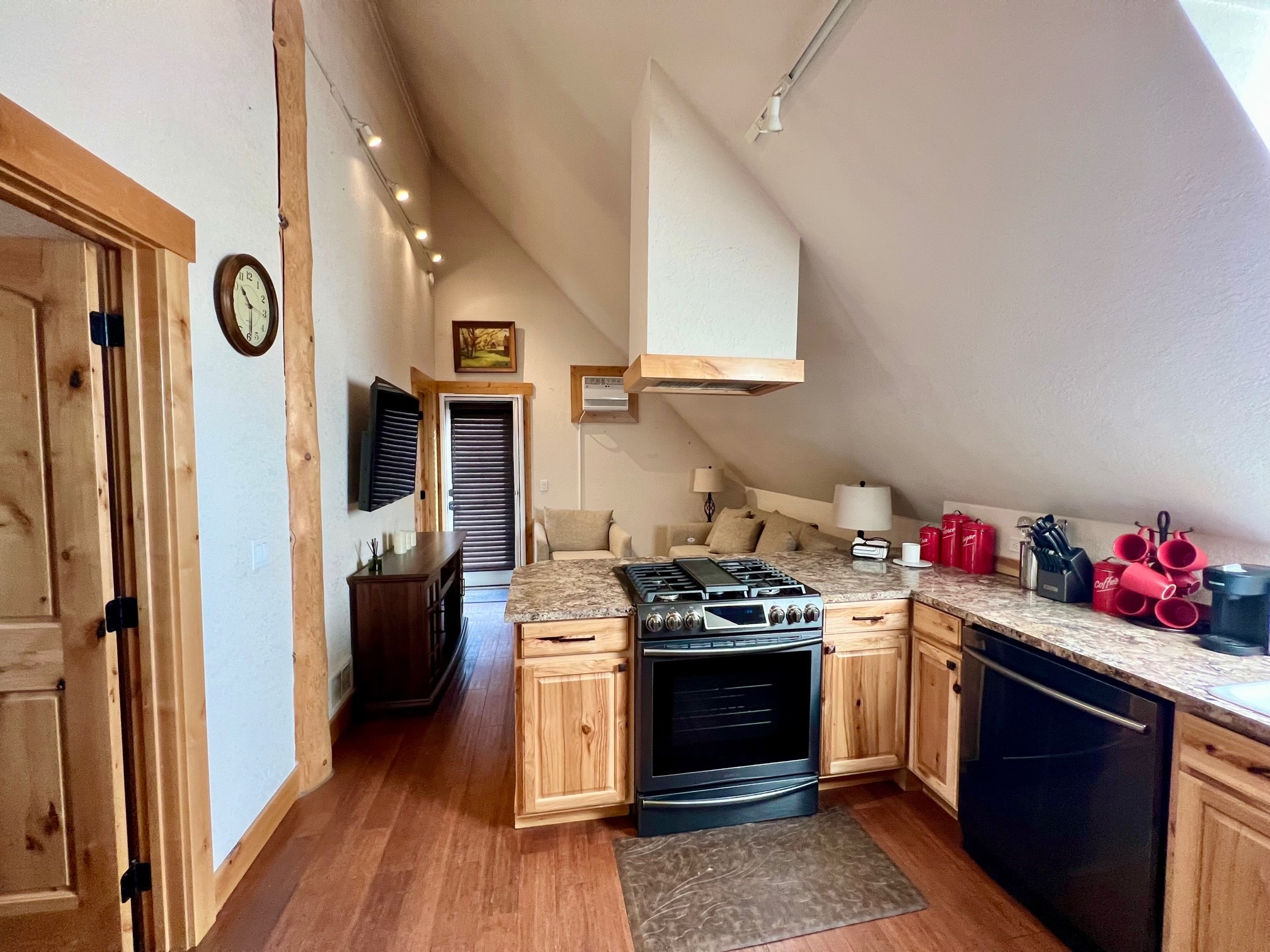 205 Kinnikinnick Lane