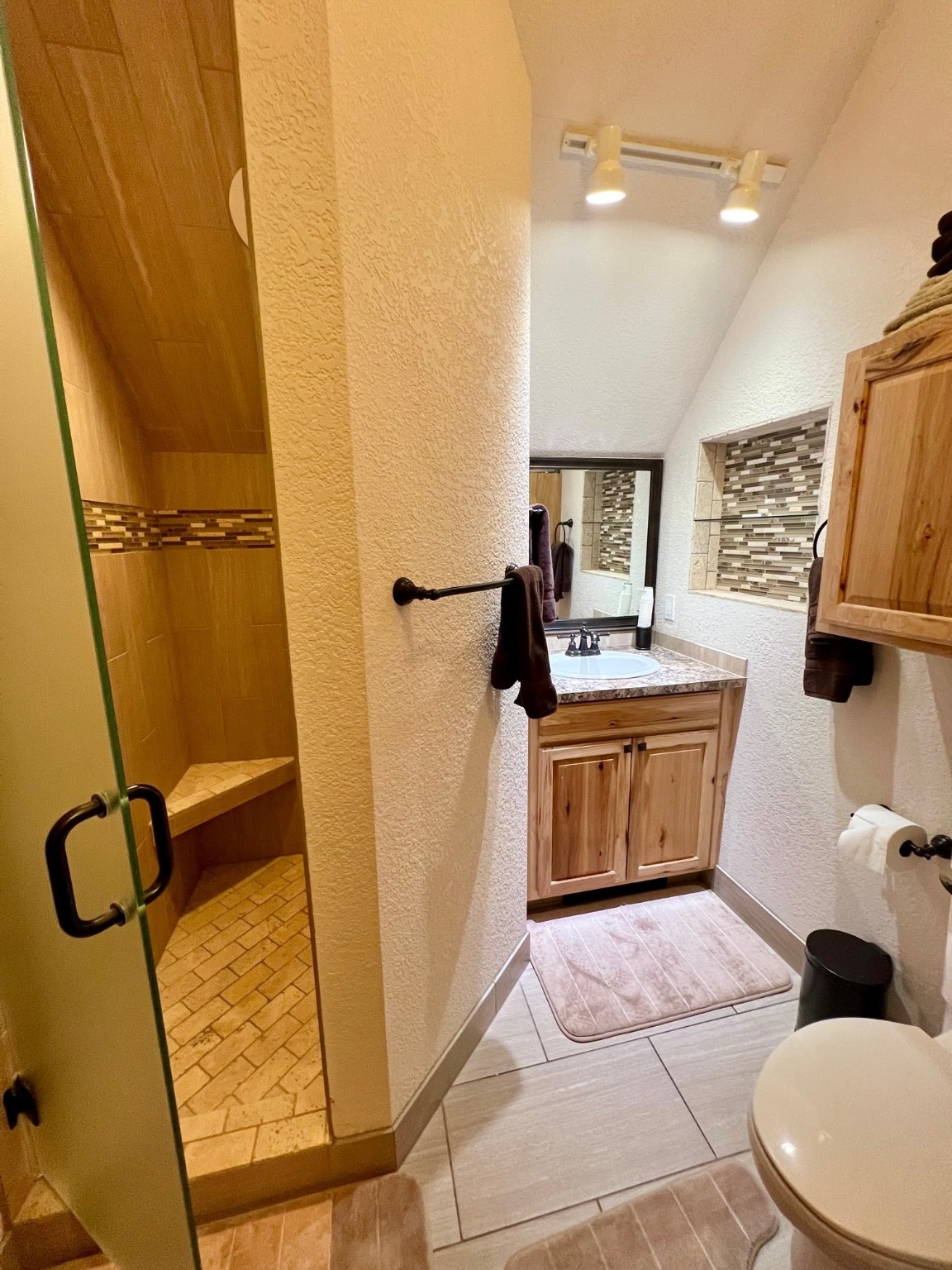 205 Kinnikinnick Lane