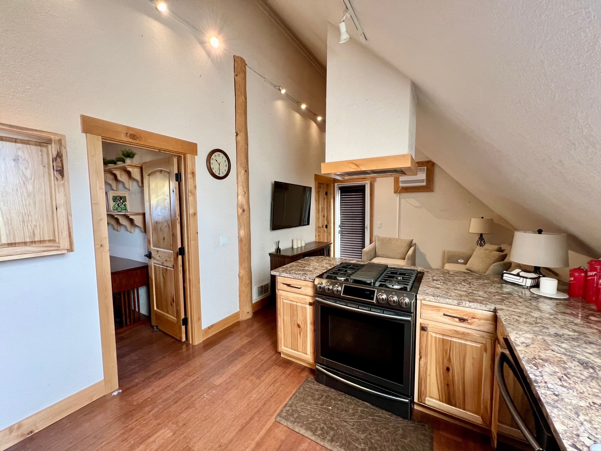 205 Kinnikinnick Lane