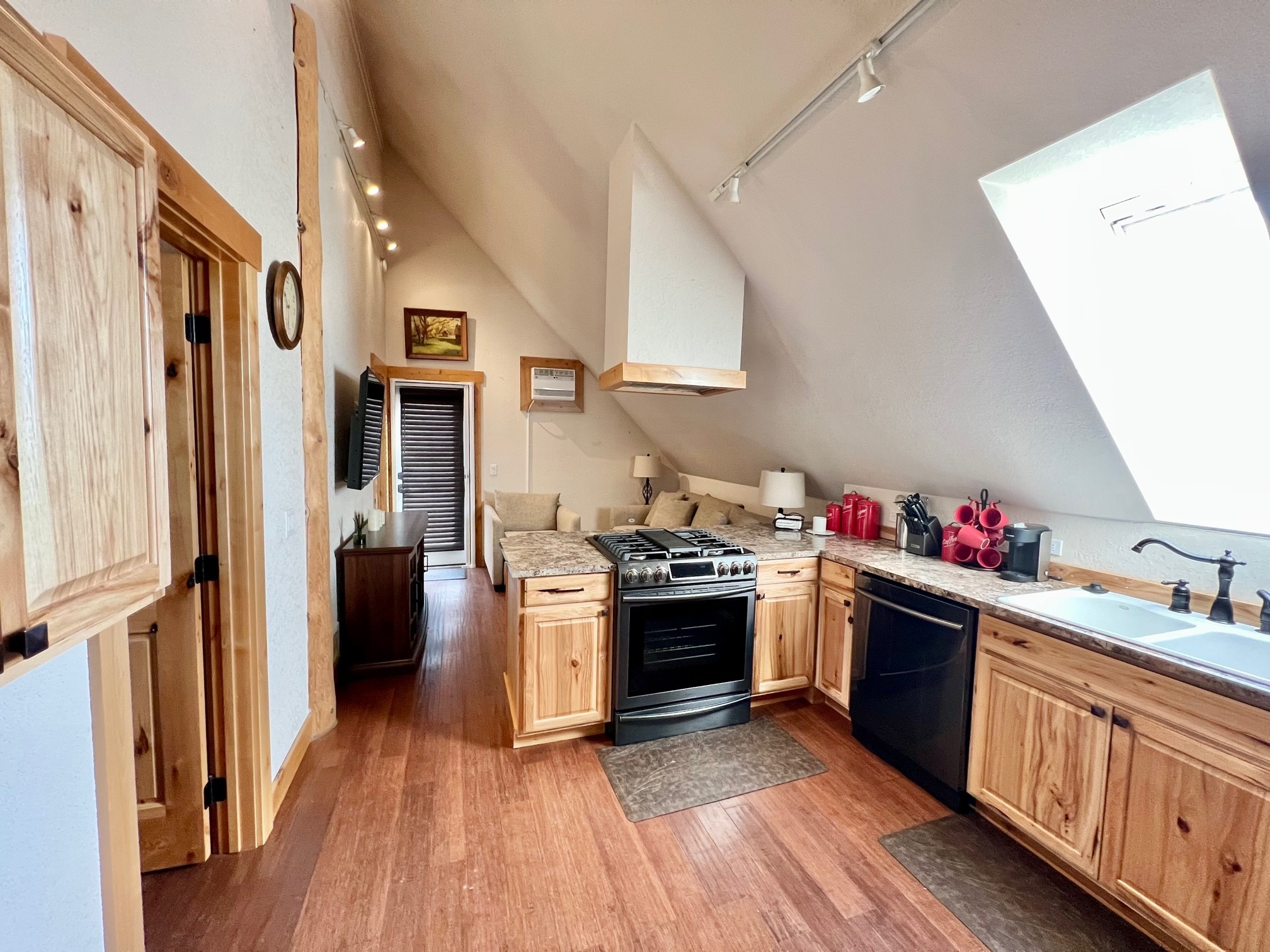 205 Kinnikinnick Lane