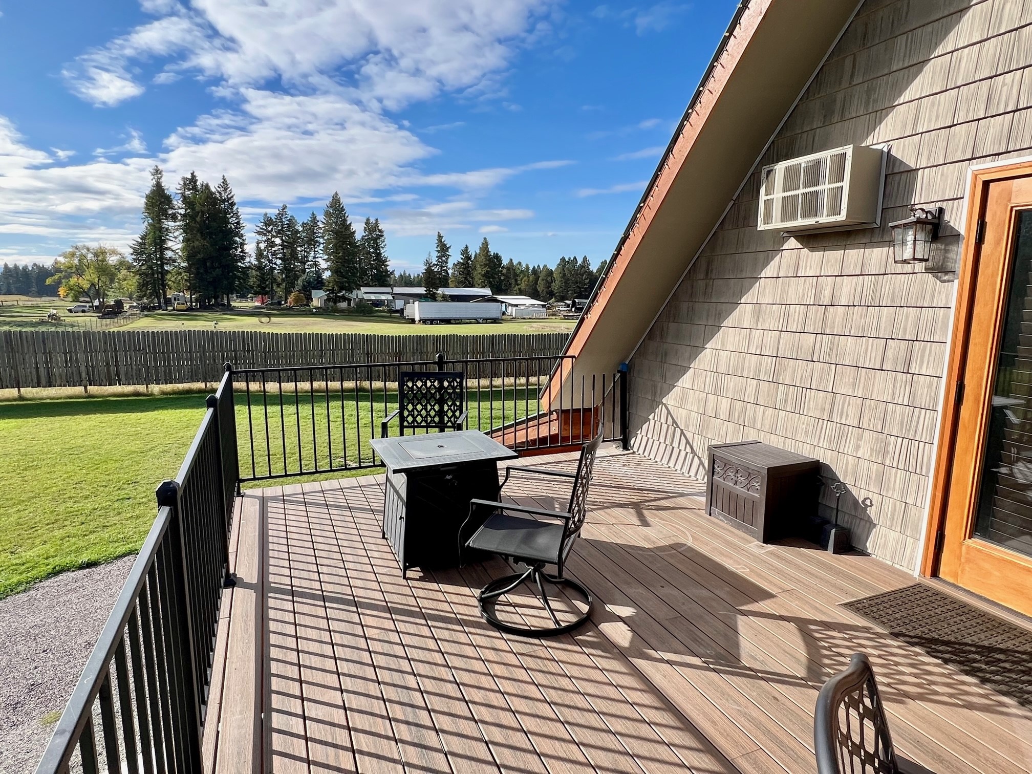 205 Kinnikinnick Lane