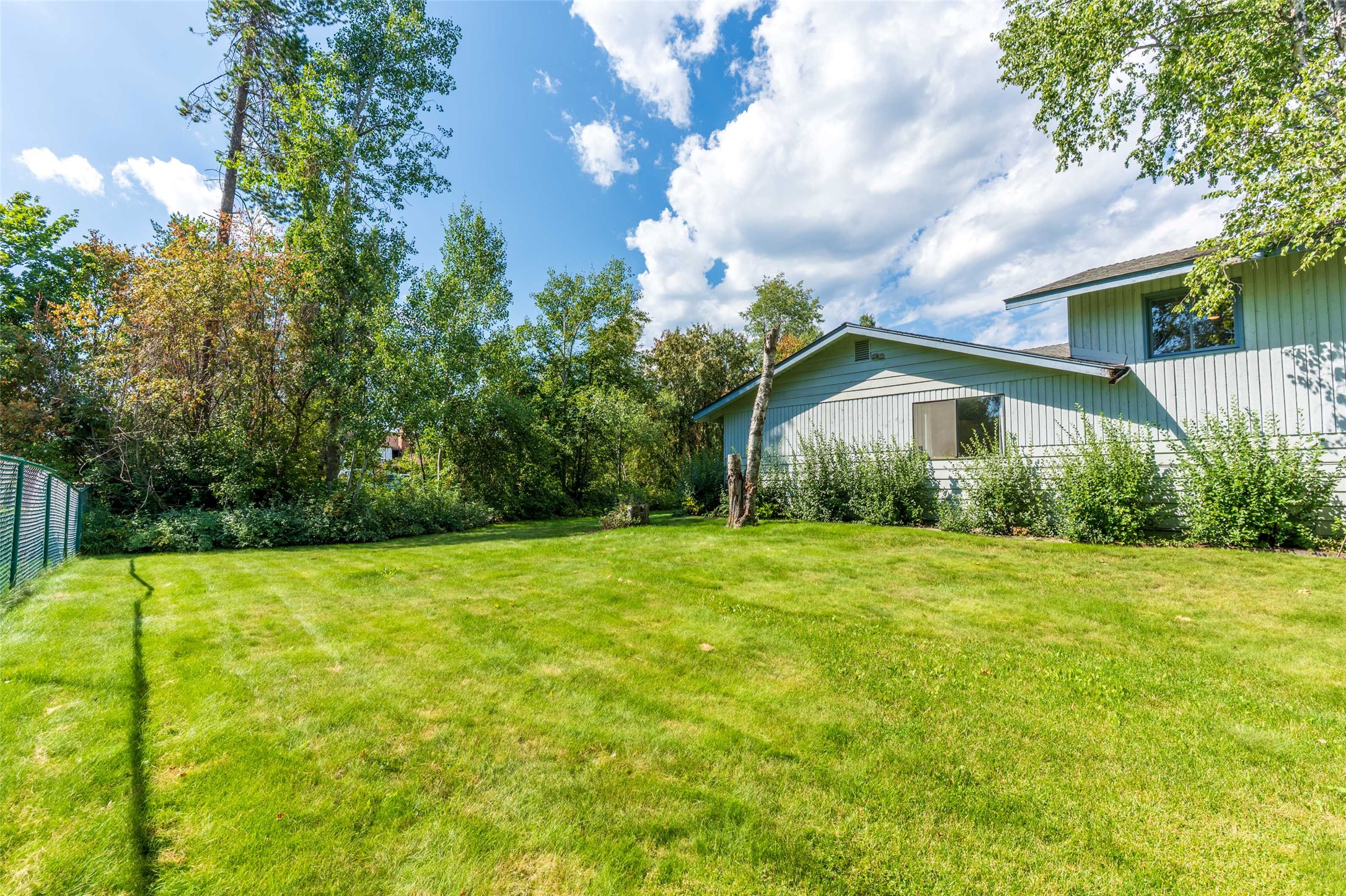 1037 7th Street W