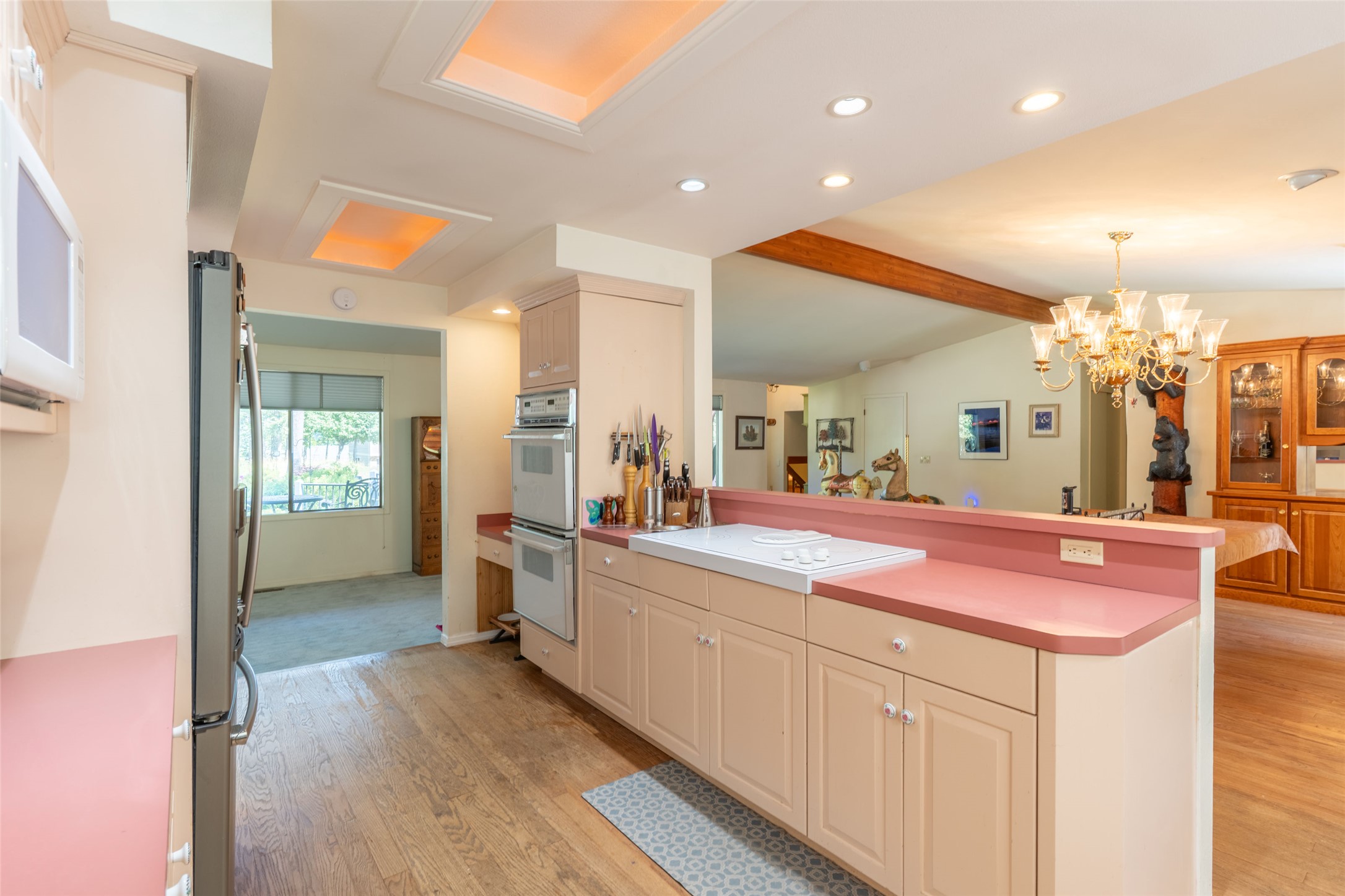 1037 7th Street W