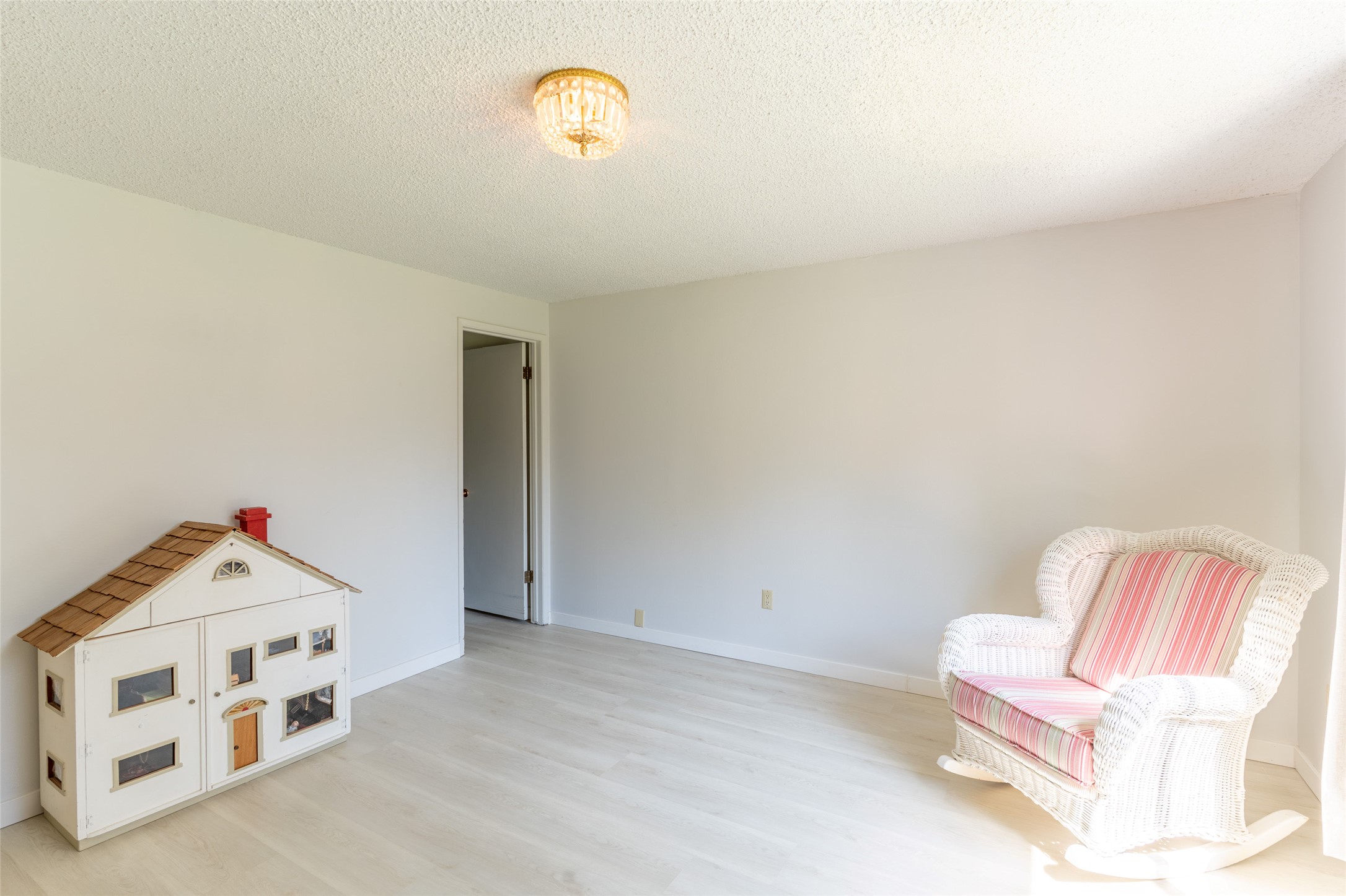1037 7th Street W