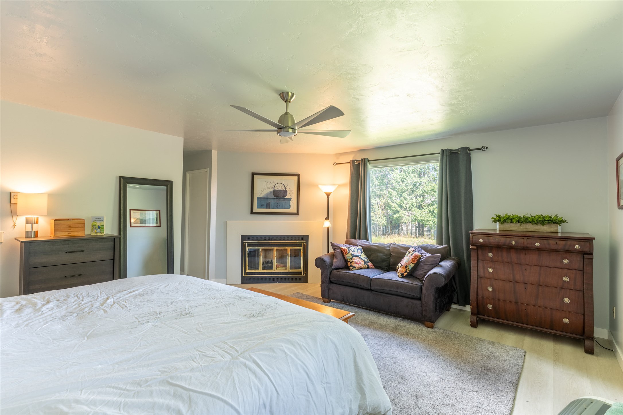 1037 7th Street W