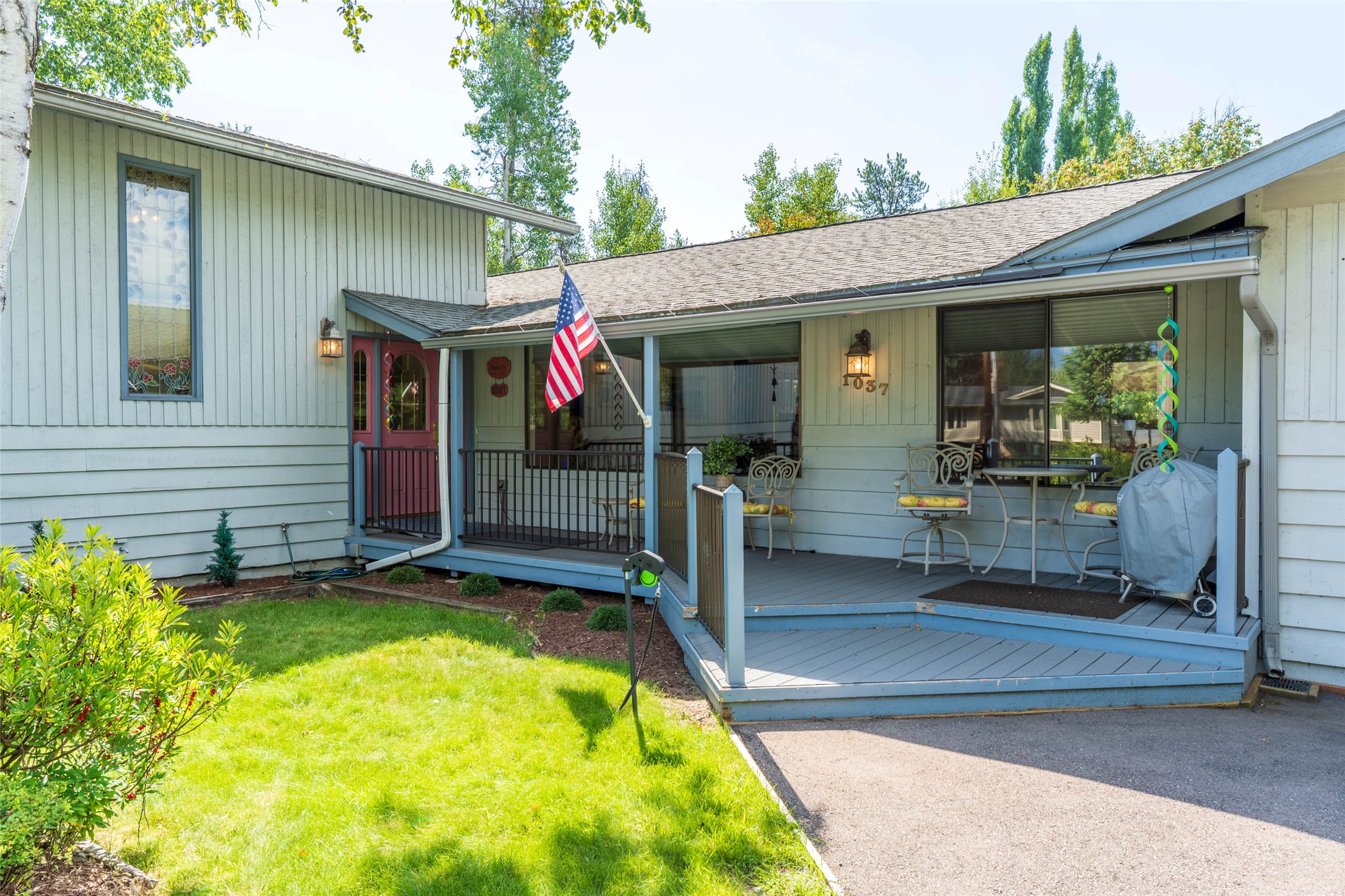 1037 7th Street W