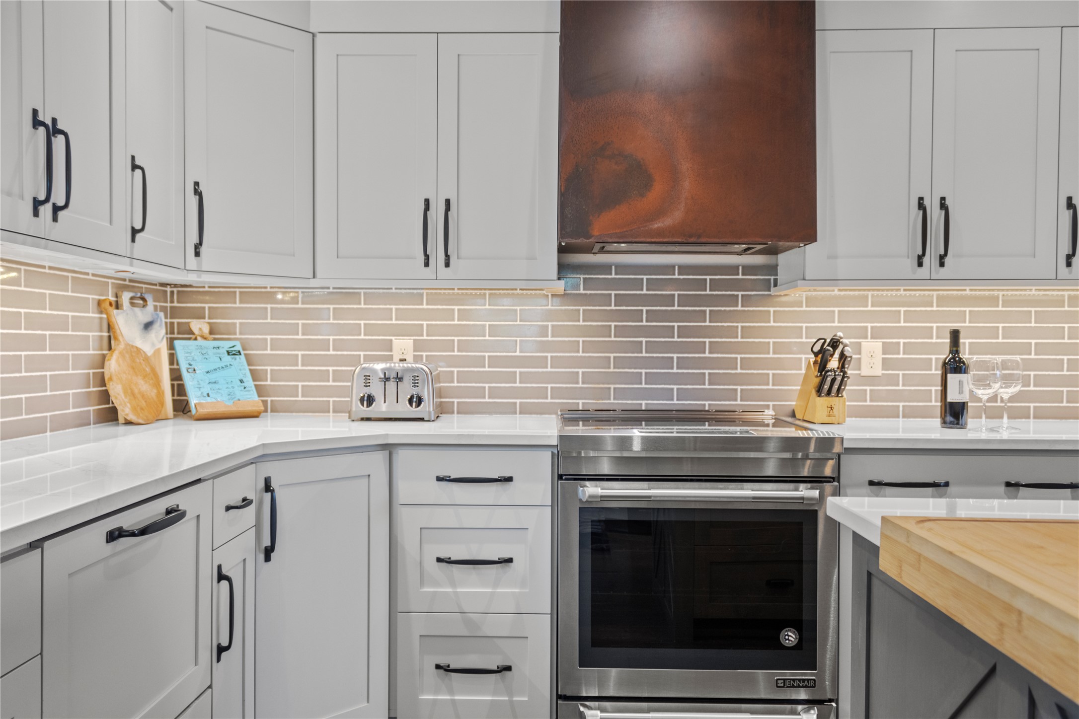 938 Yoeman Hall Road