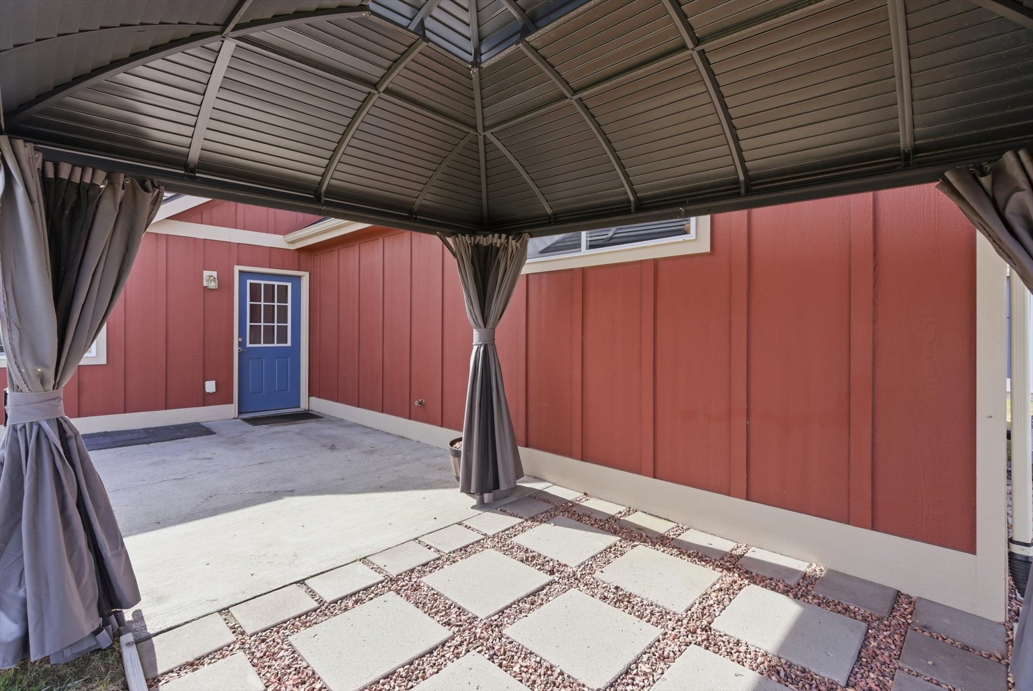405 Hollyhock Lane