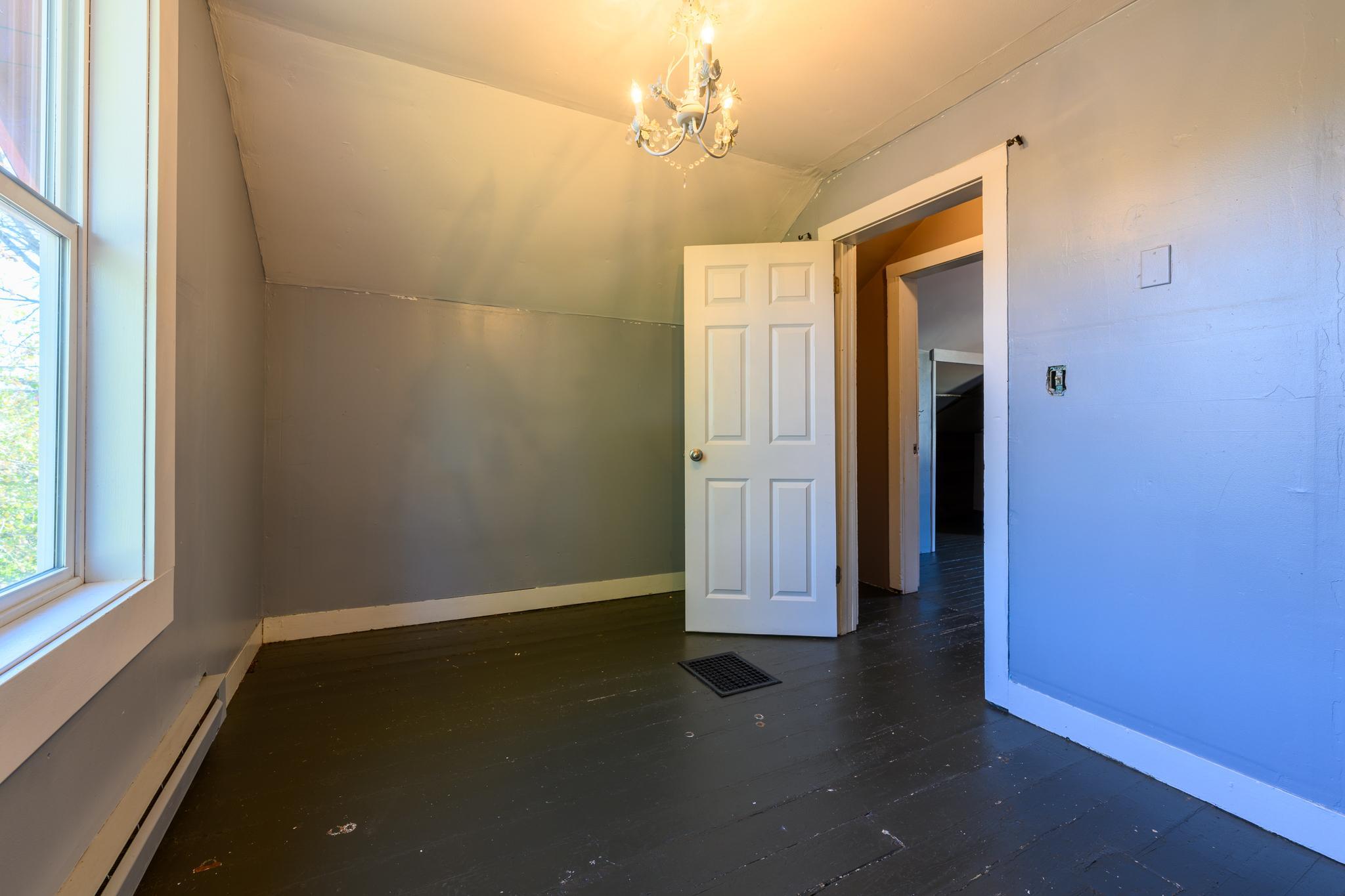 110 West Avenue S