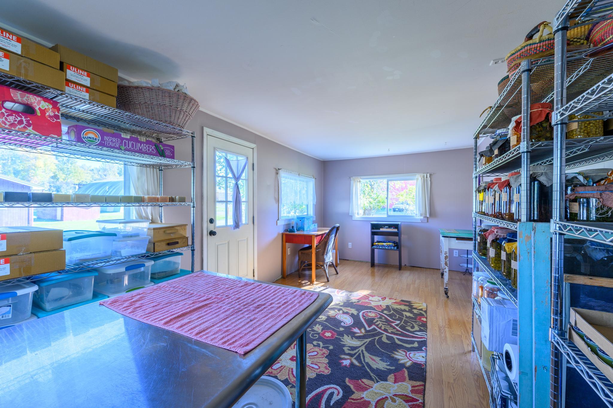 110 West Avenue S