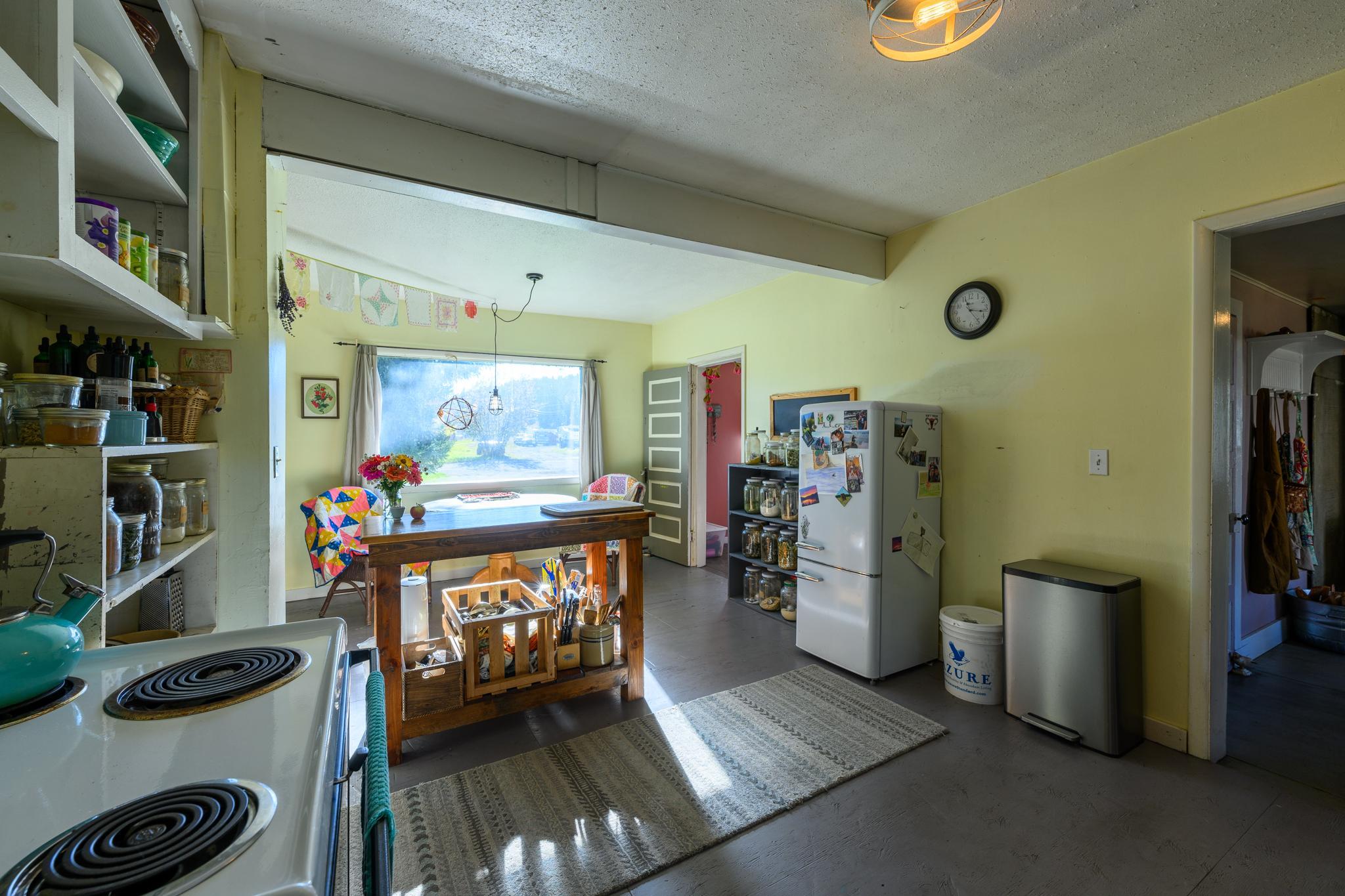 110 West Avenue S