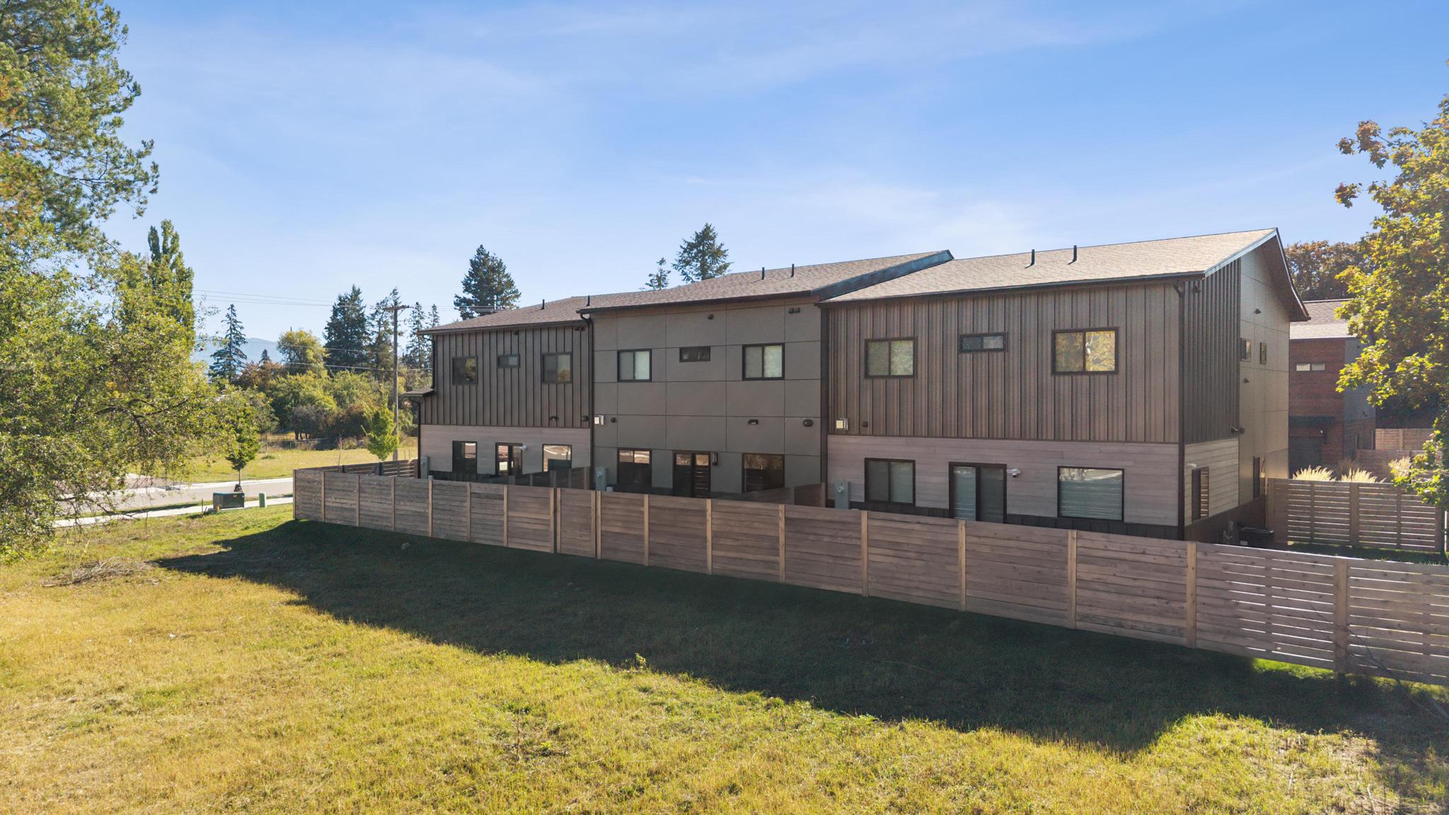 122 Karrow Avenue A