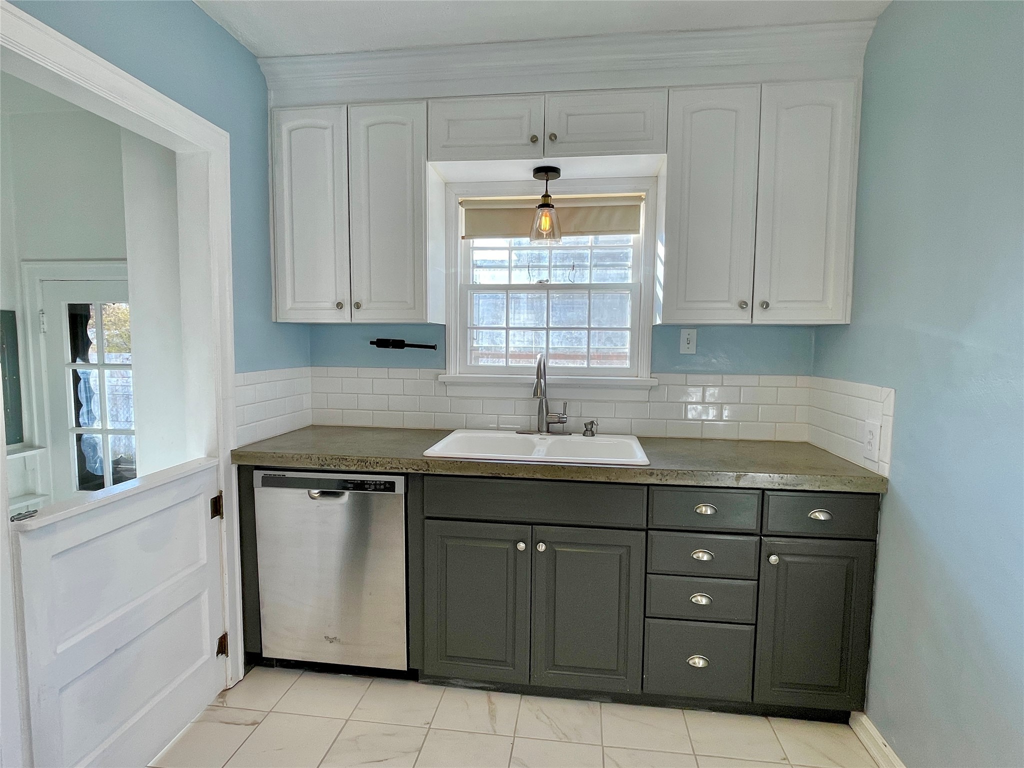 661 1st Avenue East N